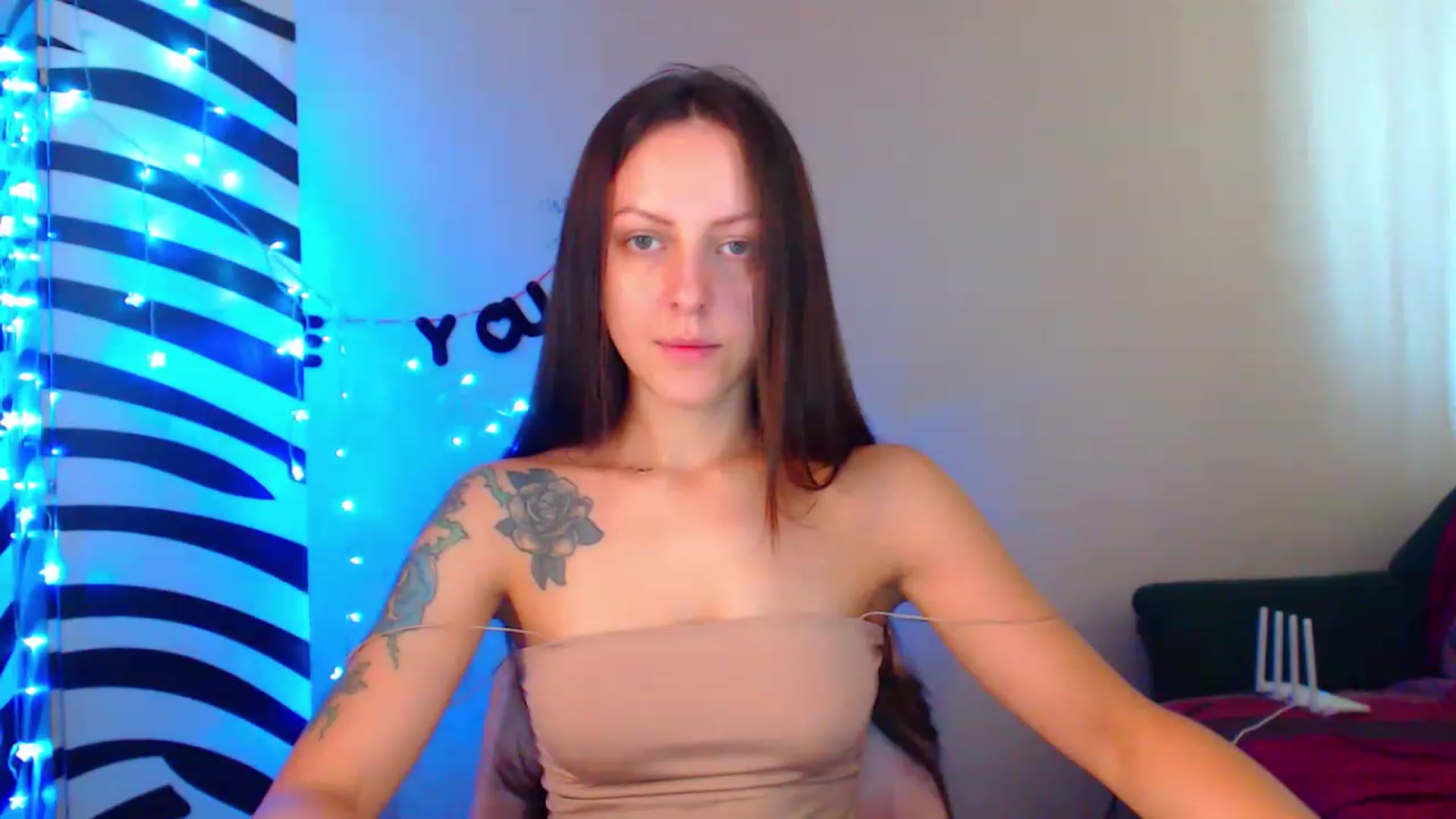 Gallery image thumbnail from Cos_Sexy's myfreecams stream on, 08/28/2023, 10:26 image 3 of 20