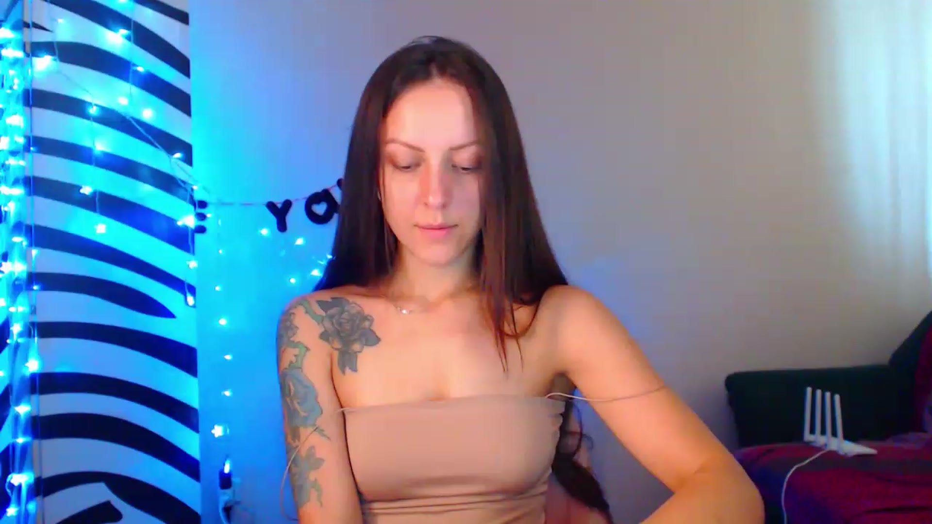 Gallery image thumbnail from Cos_Sexy's myfreecams stream on, 08/28/2023, 10:26 image 9 of 20