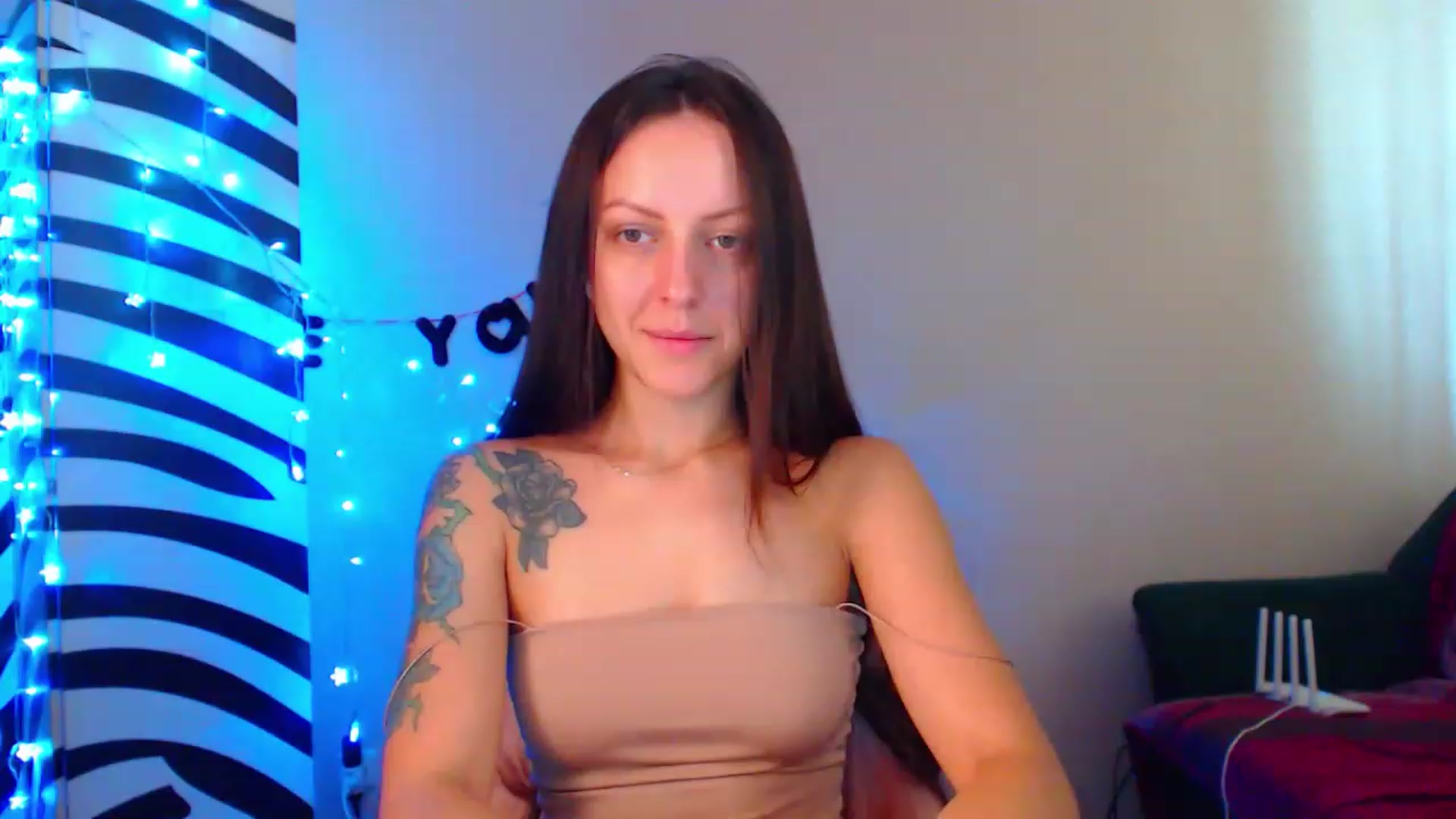 Gallery image thumbnail from Cos_Sexy's myfreecams stream on, 08/28/2023, 10:26 image 6 of 20