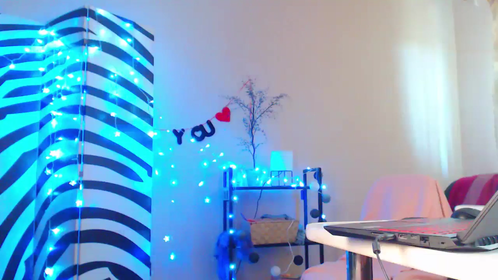 Gallery image thumbnail from Cos_Sexy's myfreecams stream on, 08/28/2023, 11:32 image 7 of 20