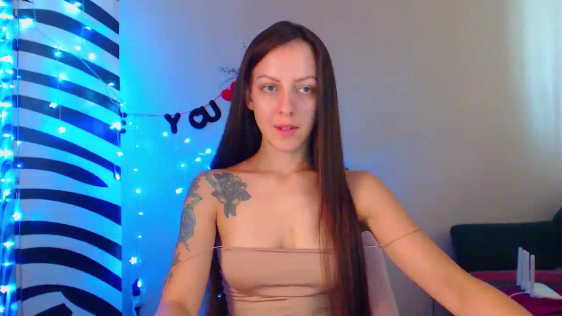 Gallery image thumbnail from Cos_Sexy's myfreecams stream on, 08/31/2023, 10:50 image 6 of 20