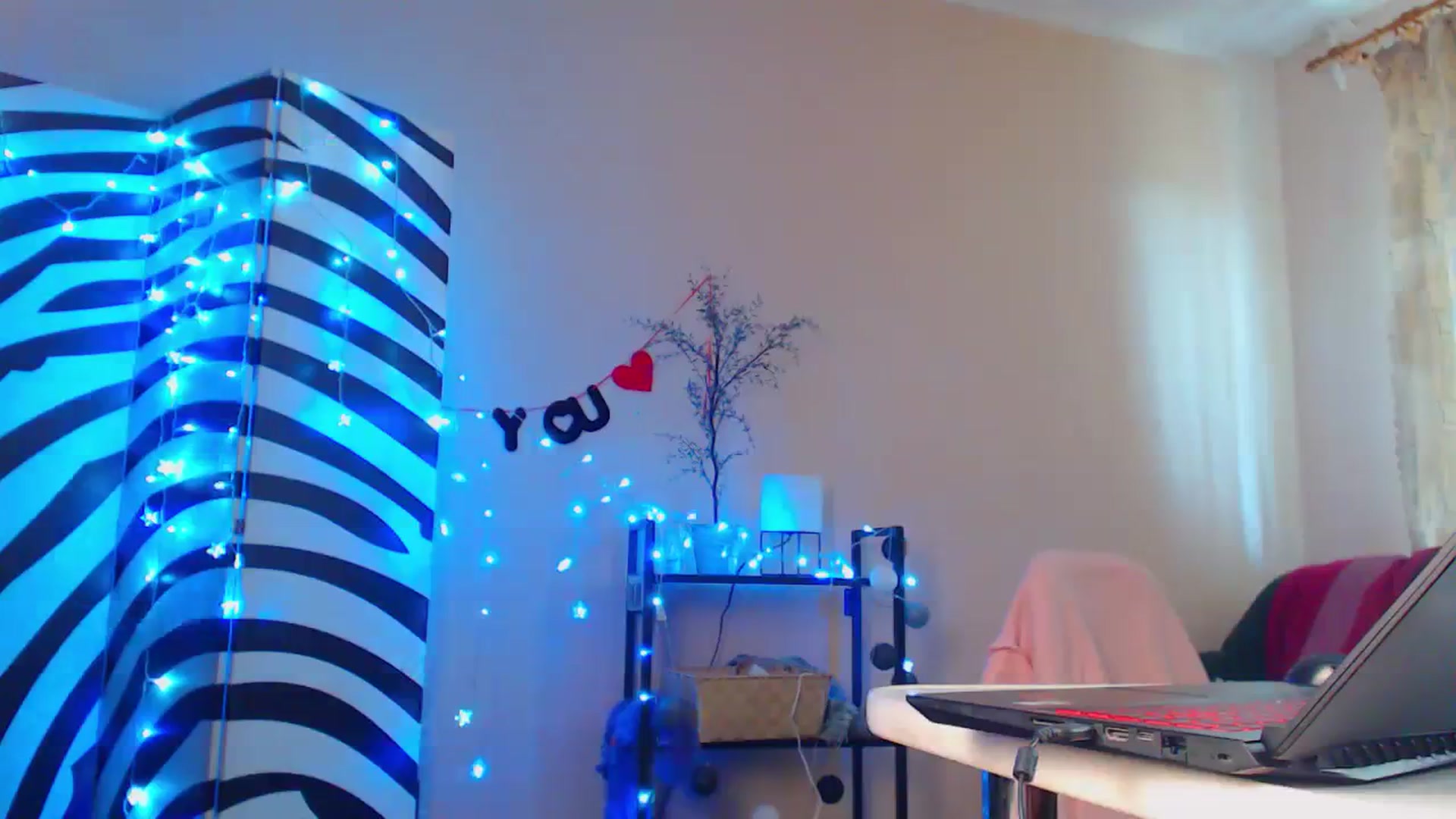 Gallery image thumbnail from Cos_Sexy's myfreecams stream on, 08/31/2023, 11:29 image 12 of 20