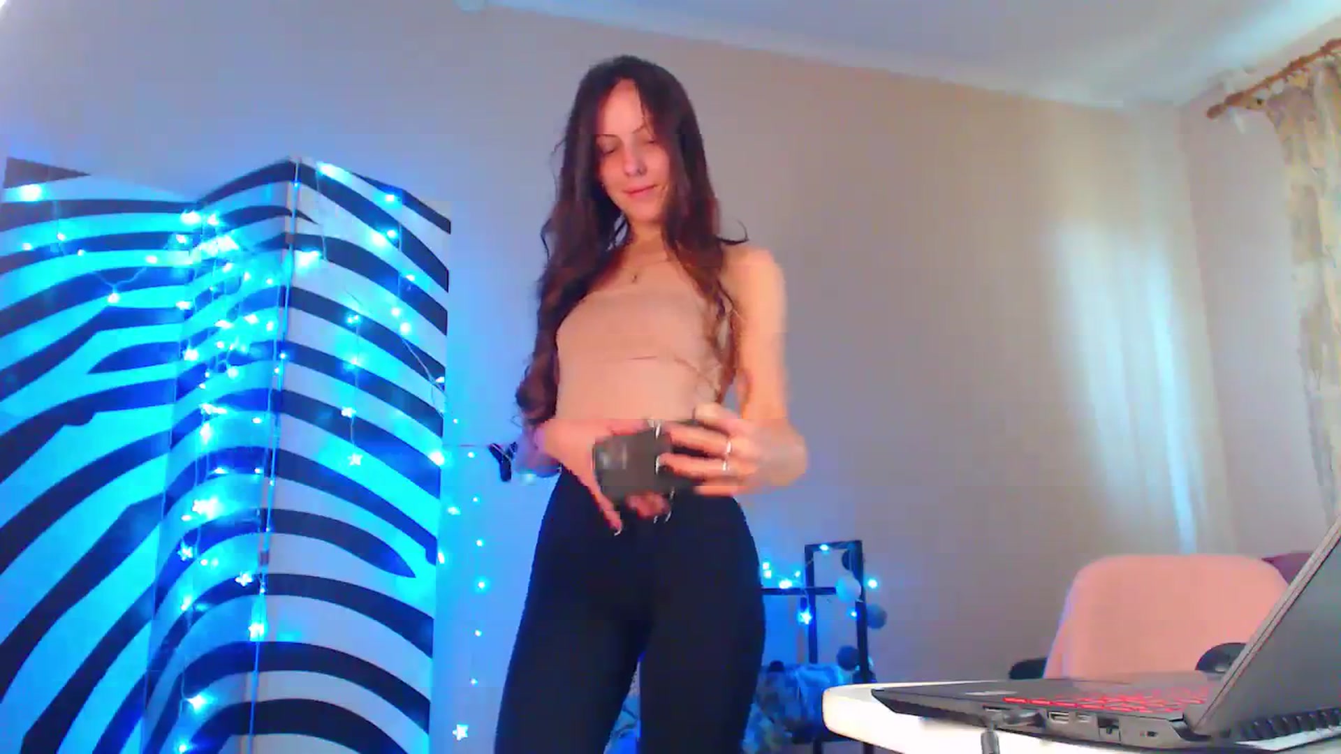 Gallery image thumbnail from Cos_Sexy's myfreecams stream on, 09/05/2023, 10:03 image 3 of 20