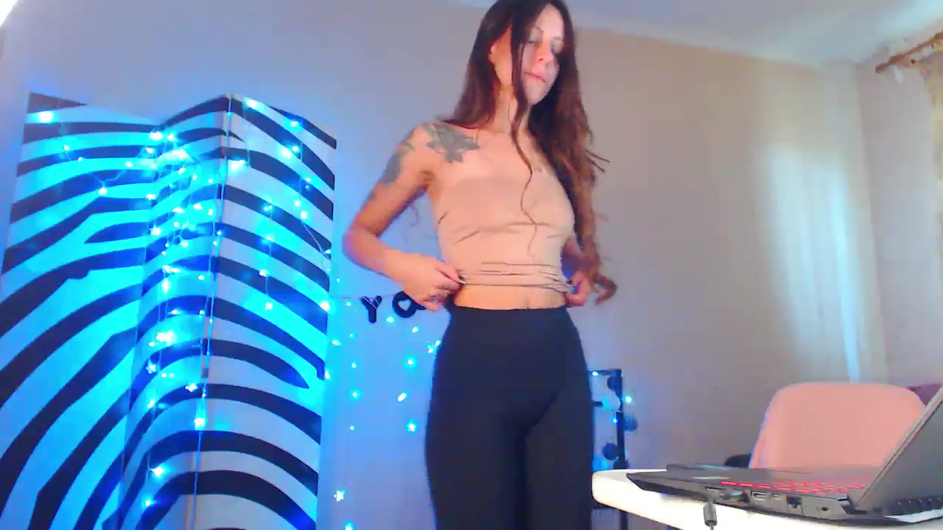 Gallery image thumbnail from Cos_Sexy's myfreecams stream on, 09/05/2023, 10:03 image 18 of 20