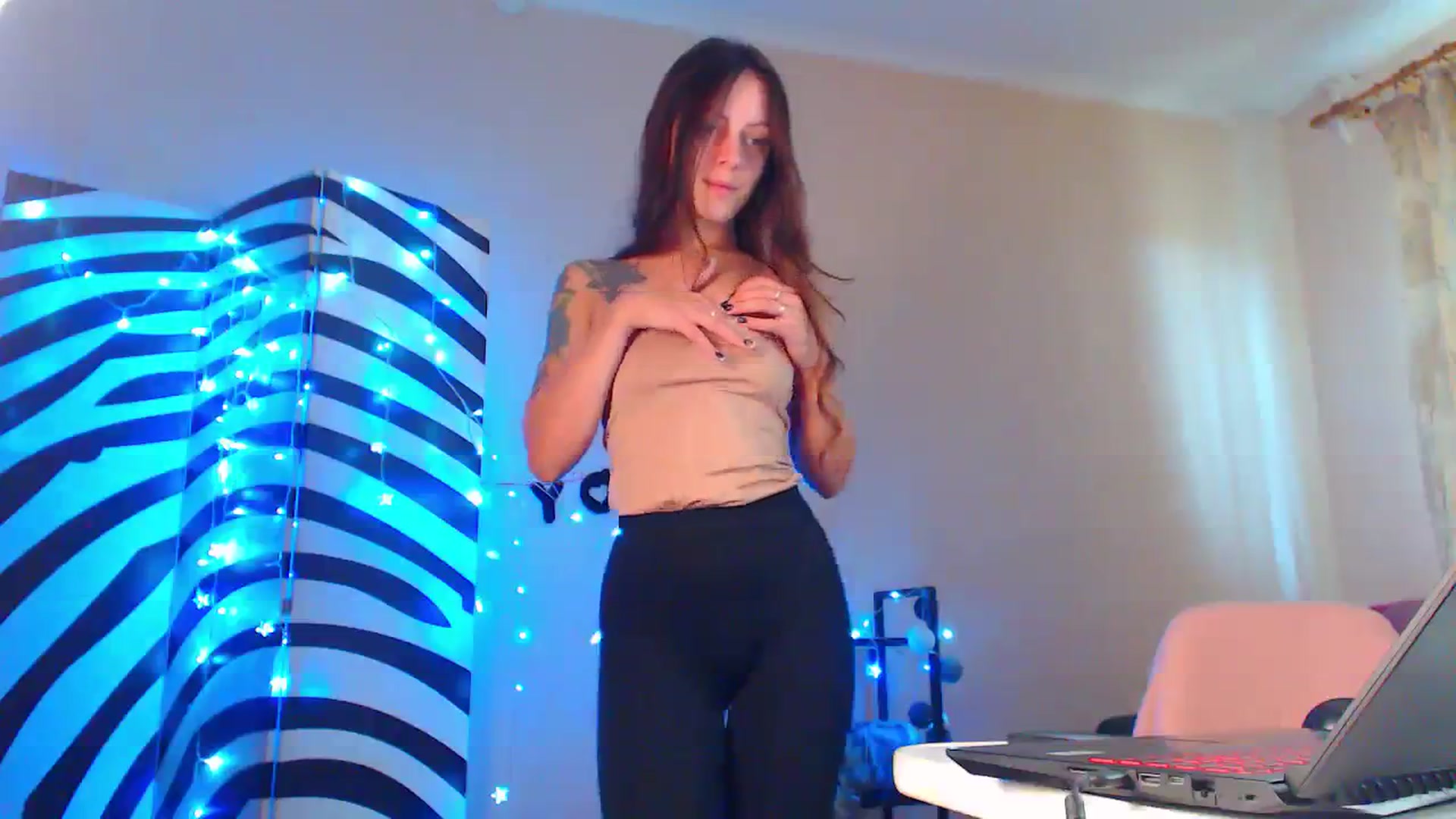 Gallery image thumbnail from Cos_Sexy's myfreecams stream on, 09/05/2023, 10:03 image 5 of 20