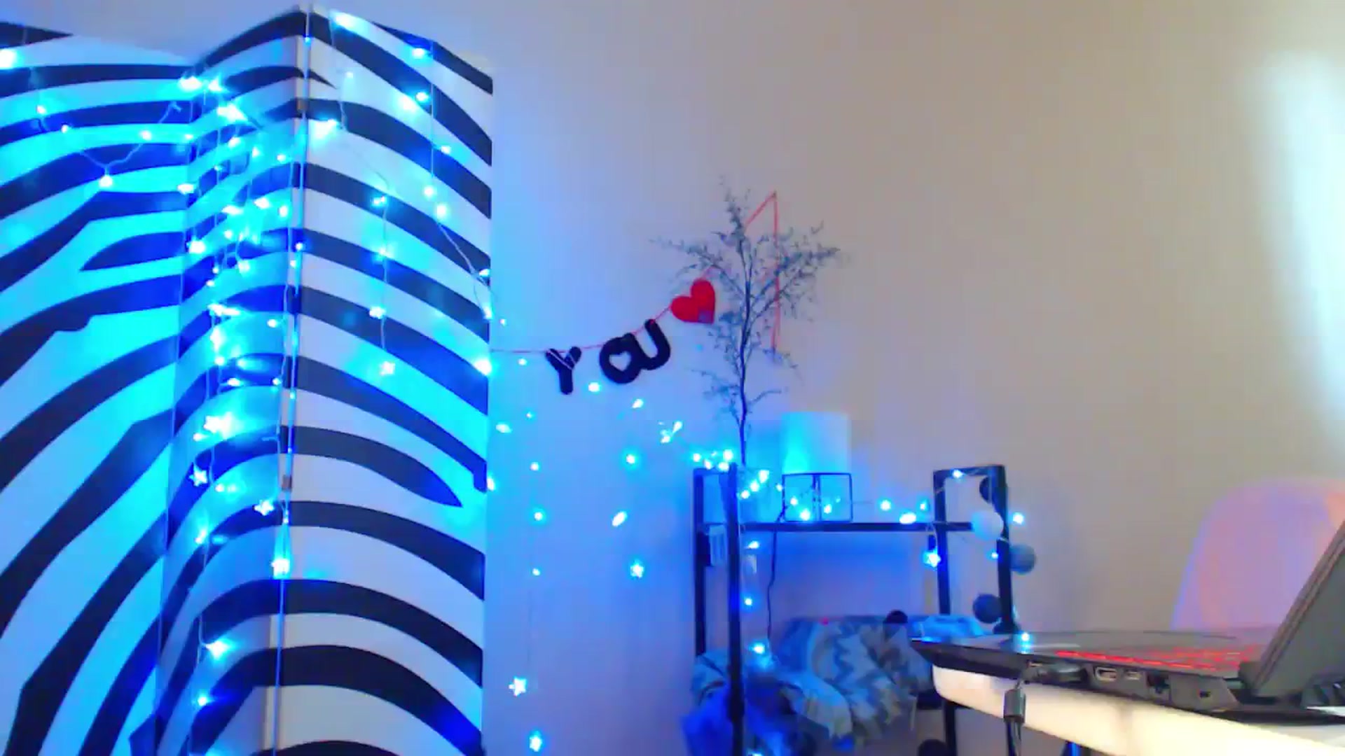 Gallery image thumbnail from Cos_Sexy's myfreecams stream on, 09/05/2023, 12:04 image 19 of 20