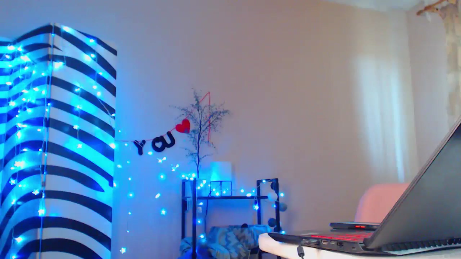 Gallery image thumbnail from Cos_Sexy's myfreecams stream on, 09/06/2023, 10:42 image 13 of 20