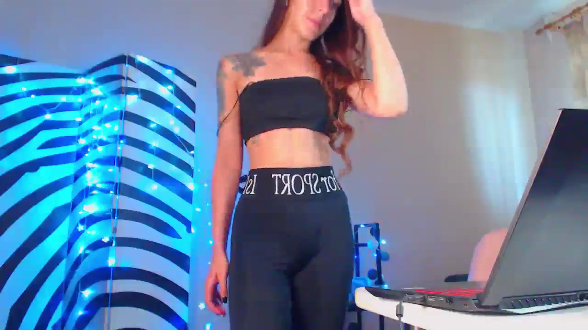 Gallery image thumbnail from Cos_Sexy's myfreecams stream on, 09/06/2023, 10:42 image 5 of 20