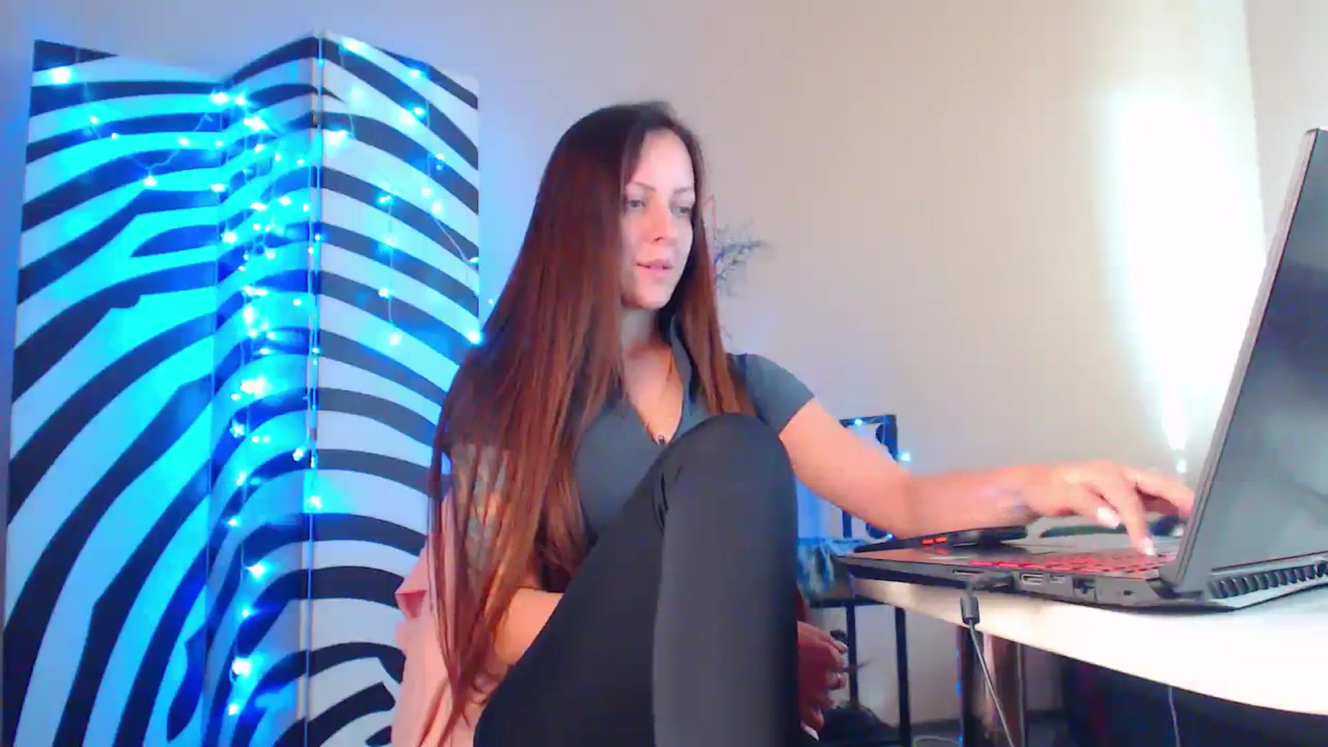 Gallery image thumbnail from Cos_Sexy's myfreecams stream on, 09/12/2023, 13:24 image 8 of 20