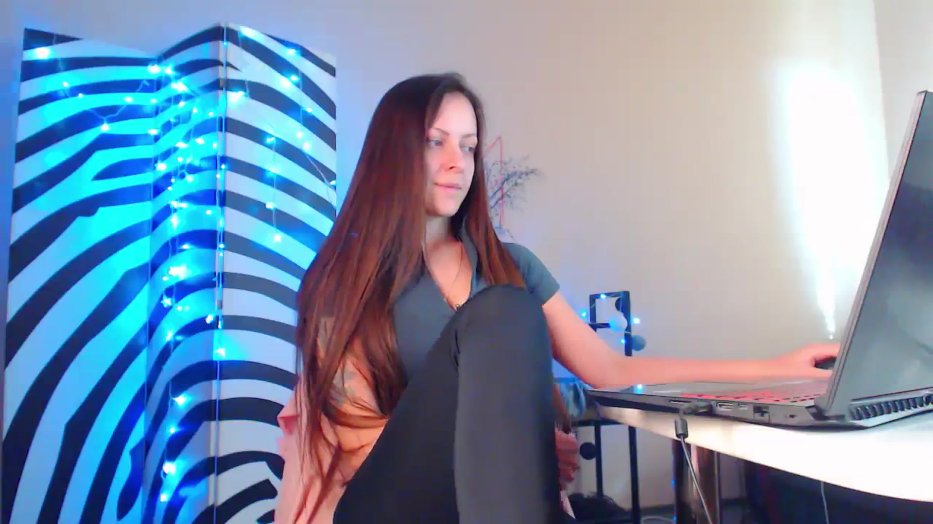 Gallery image thumbnail from Cos_Sexy's myfreecams stream on, 09/12/2023, 13:24 image 3 of 20