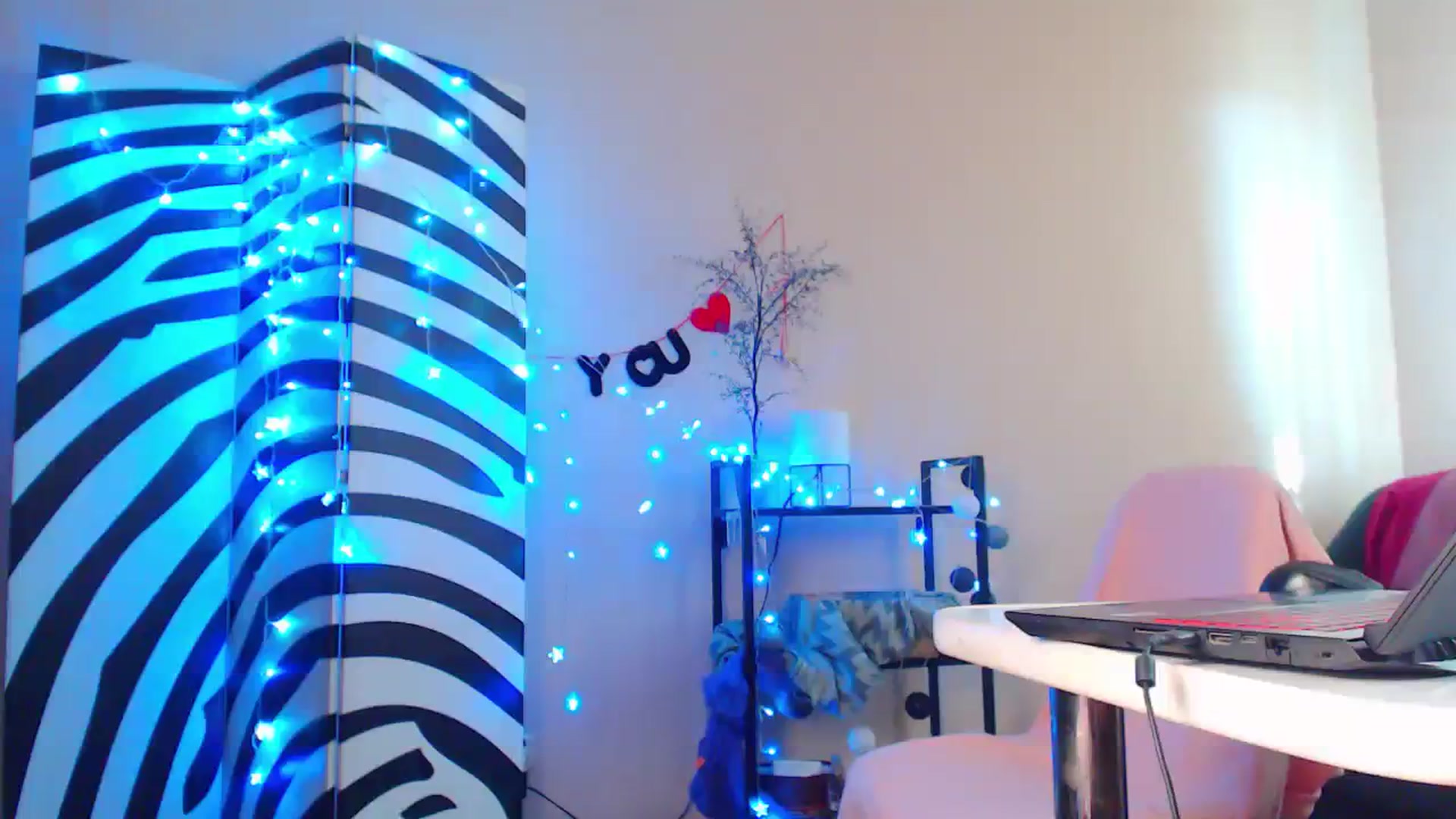 Gallery image thumbnail from Cos_Sexy's myfreecams stream on, 09/12/2023, 13:24 image 9 of 20