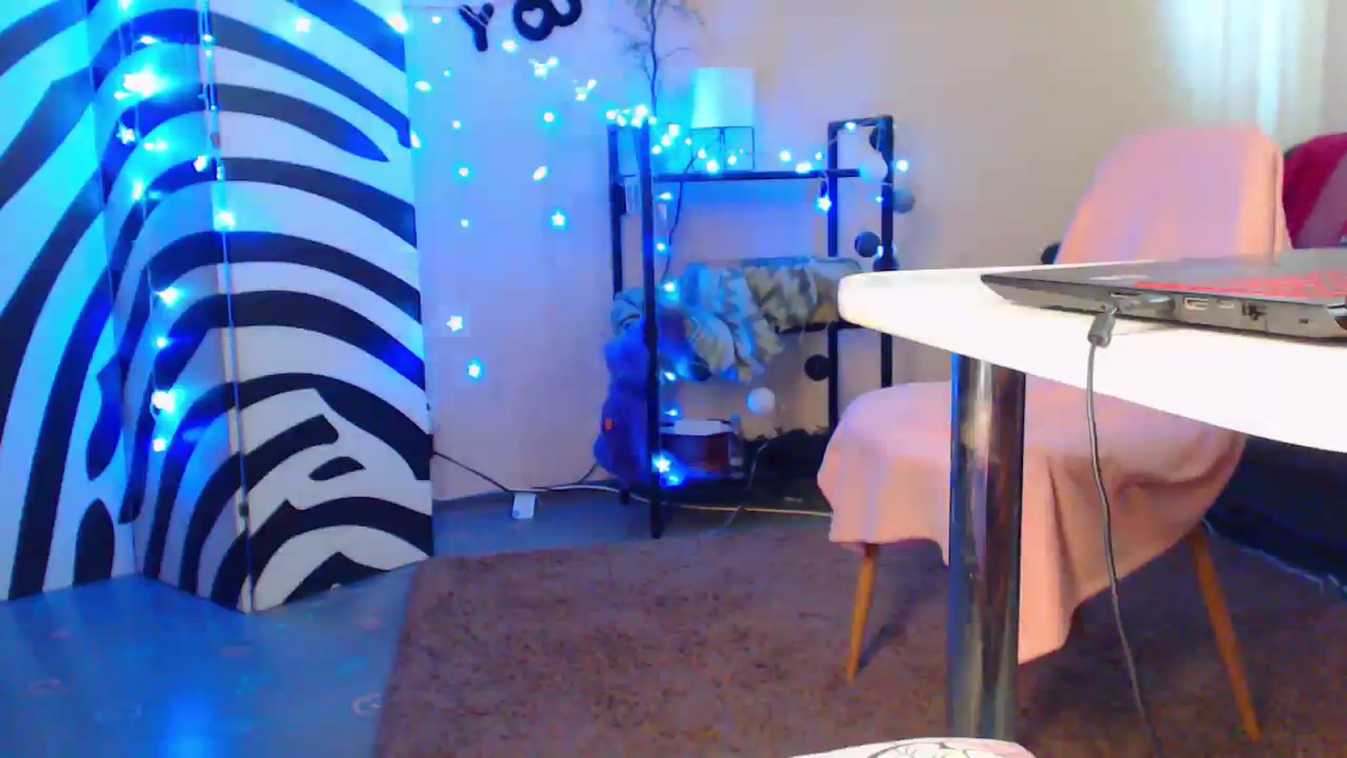 Gallery image thumbnail from Cos_Sexy's myfreecams stream on, 09/13/2023, 12:01 image 13 of 20