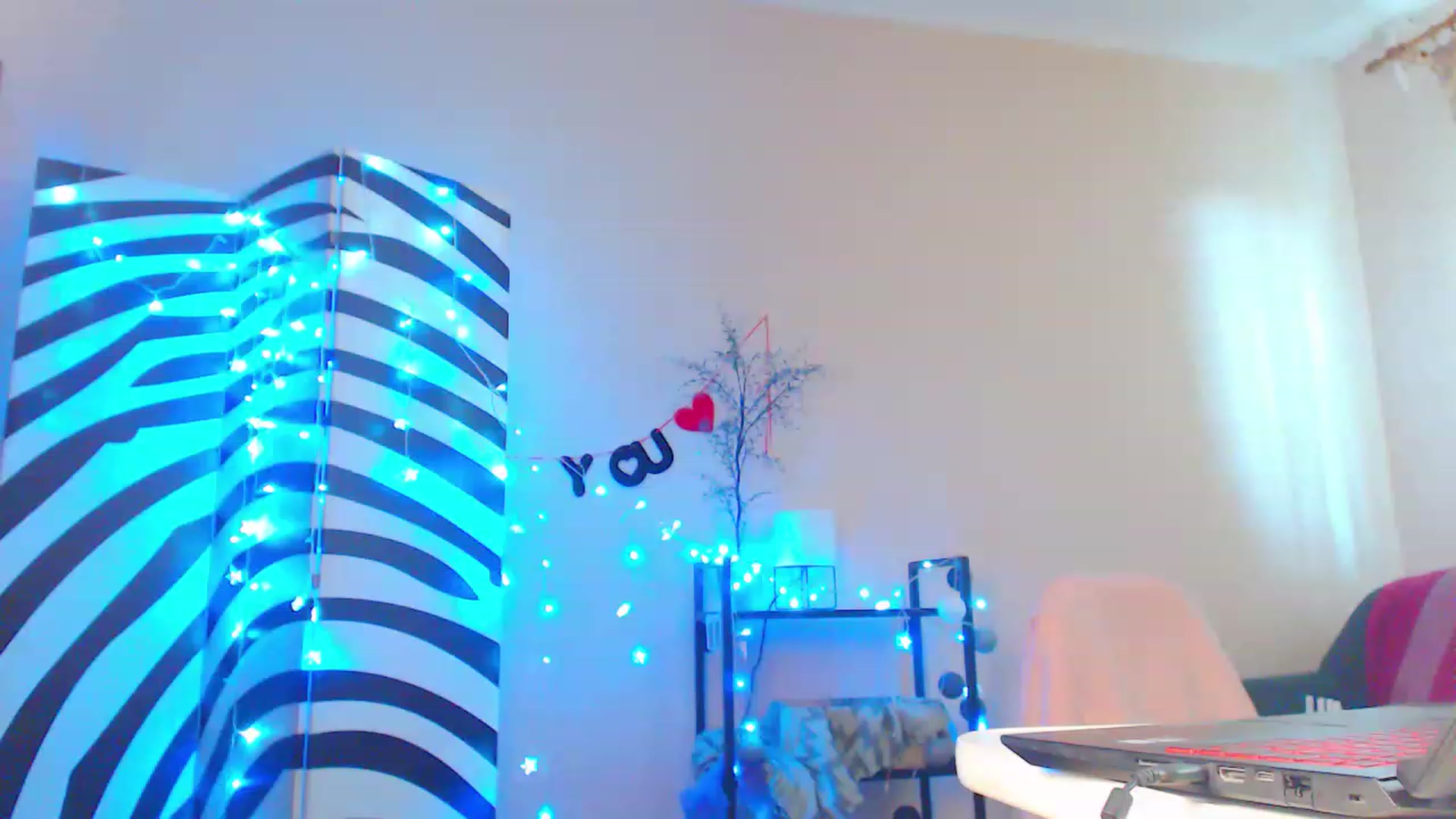 Gallery image thumbnail from Cos_Sexy's myfreecams stream on, 09/17/2023, 11:59 image 17 of 20