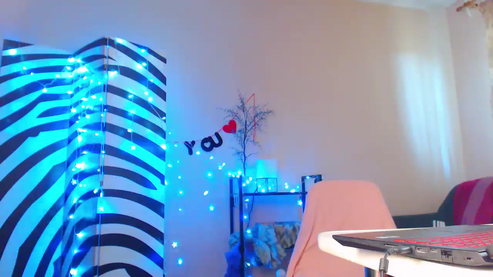Gallery image thumbnail from Cos_Sexy's myfreecams stream on, 09/18/2023, 10:53 image 3 of 20