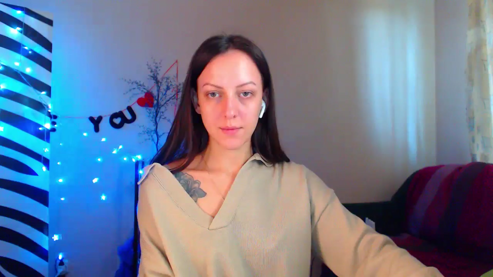 Gallery image thumbnail from Cos_Sexy's myfreecams stream on, 09/19/2023, 10:14 image 6 of 20