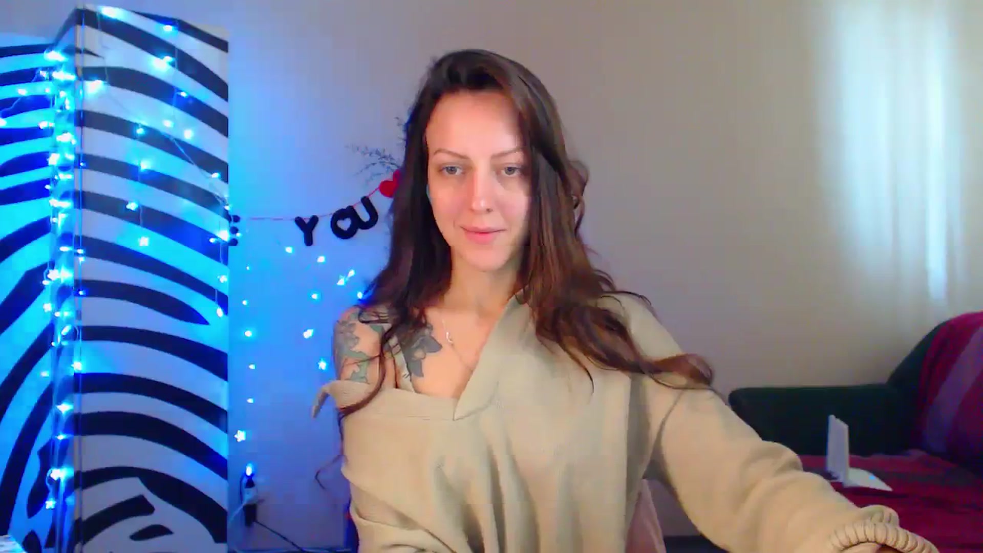 Gallery image thumbnail from Cos_Sexy's myfreecams stream on, 09/20/2023, 10:27 image 19 of 20