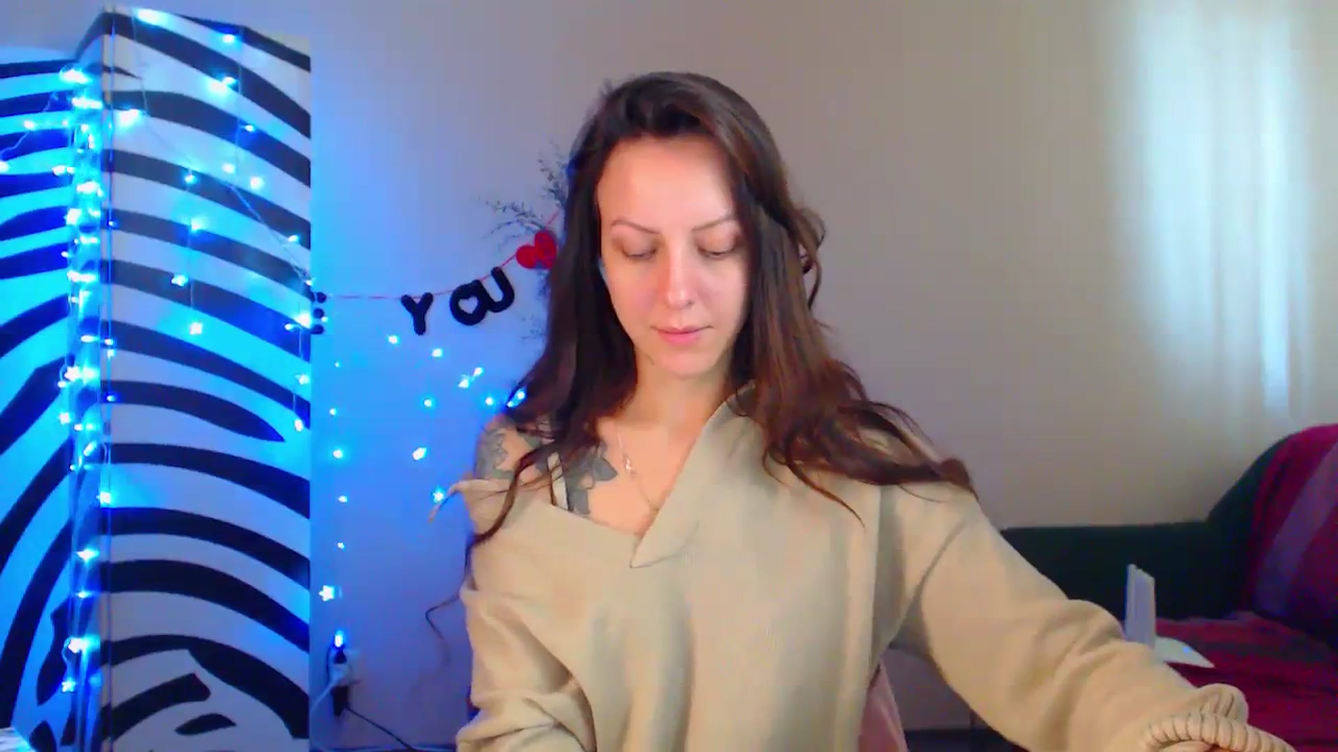 Gallery image thumbnail from Cos_Sexy's myfreecams stream on, 09/20/2023, 10:27 image 11 of 20