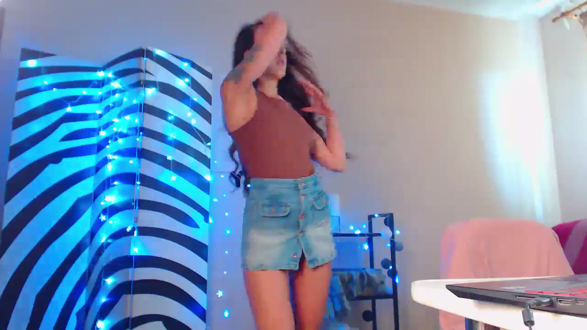 Gallery image thumbnail from Cos_Sexy's myfreecams stream on, 09/28/2023, 12:14 image 5 of 20