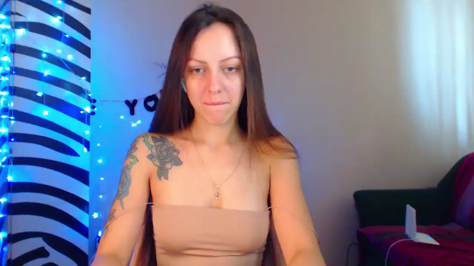 Gallery image thumbnail from Cos_Sexy's myfreecams stream on, 10/03/2023, 10:12 image 2 of 20