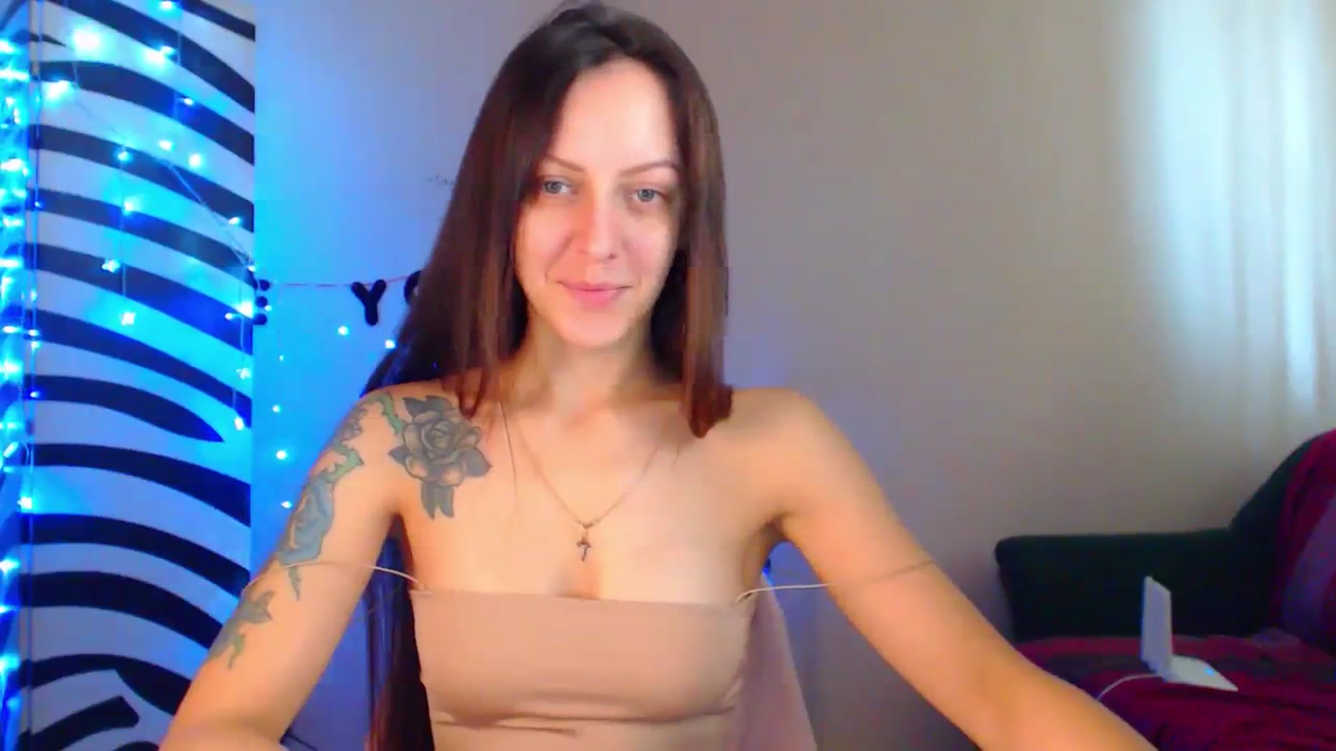 Gallery image thumbnail from Cos_Sexy's myfreecams stream on, 10/03/2023, 10:12 image 10 of 20