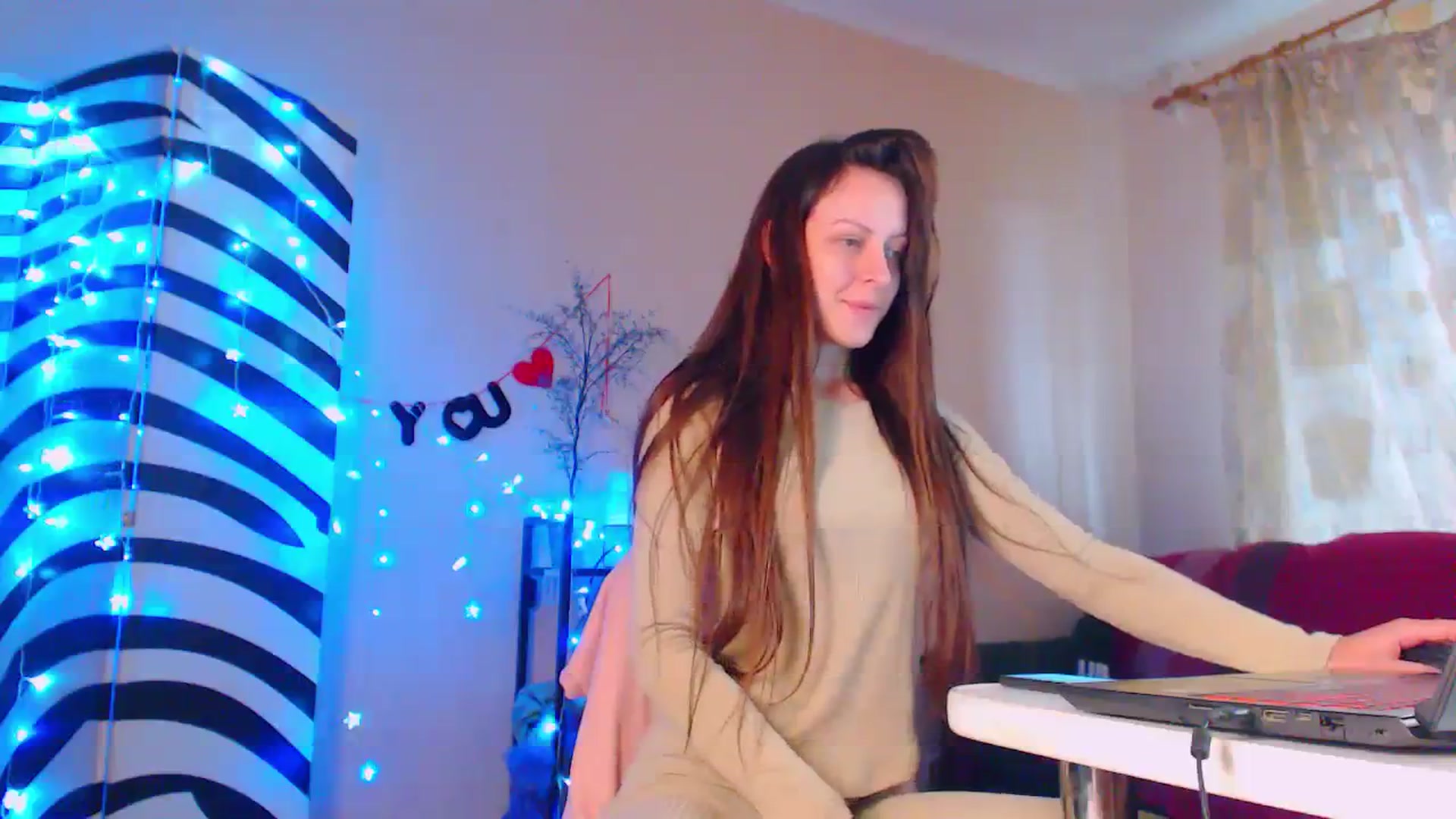 Gallery image thumbnail from Cos_Sexy's myfreecams stream on, 10/16/2023, 13:38 image 18 of 20