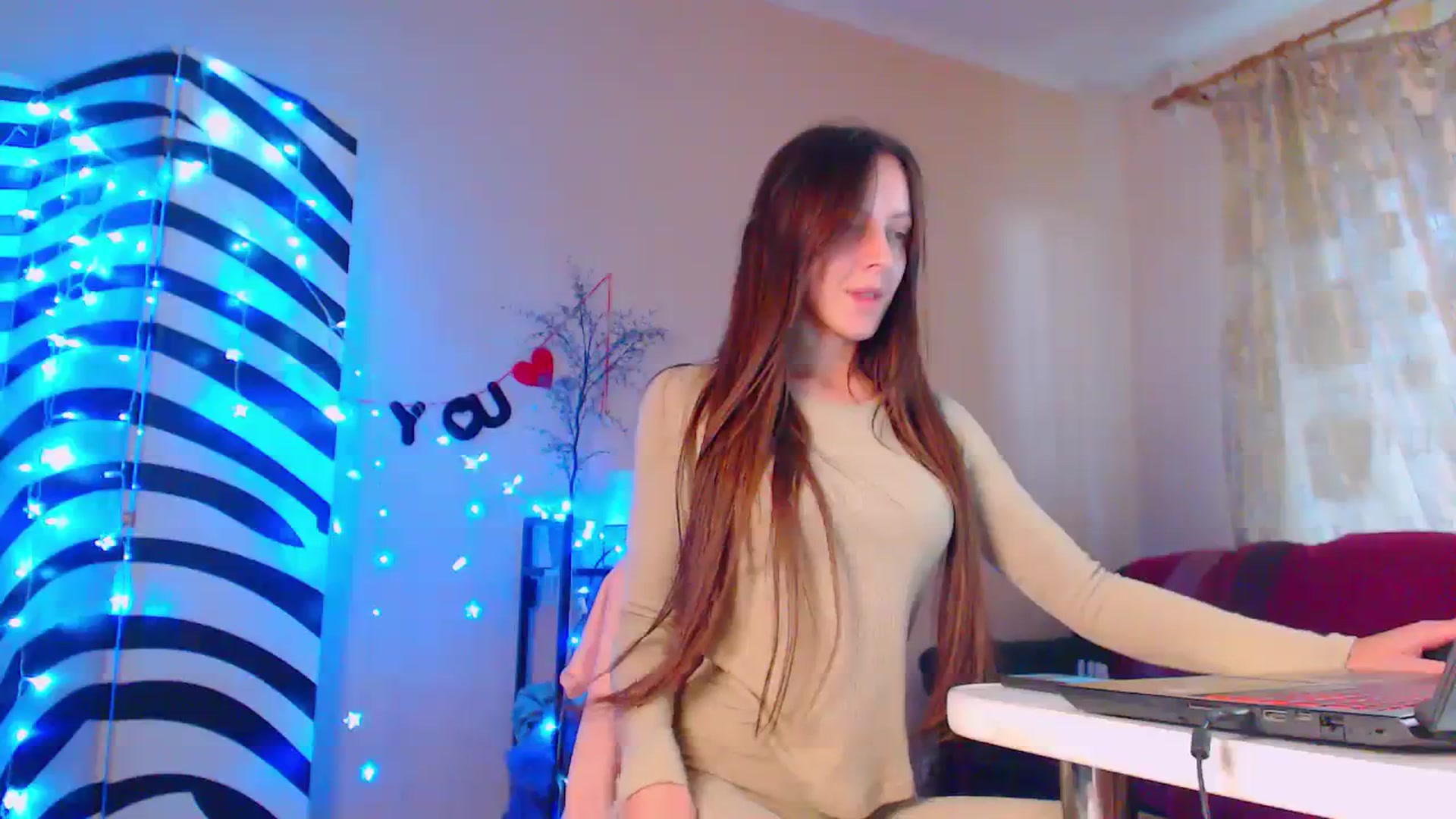 Gallery image thumbnail from Cos_Sexy's myfreecams stream on, 10/16/2023, 13:38 image 19 of 20