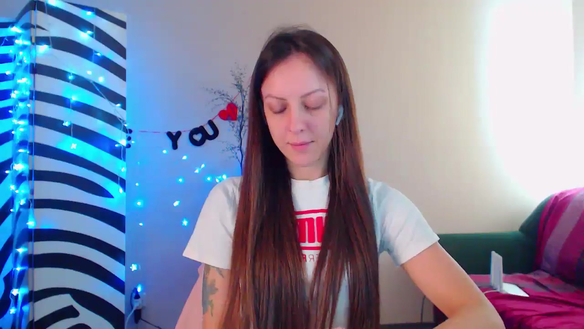 Gallery image thumbnail from Cos_Sexy's myfreecams stream on, 10/17/2023, 12:43 image 9 of 20