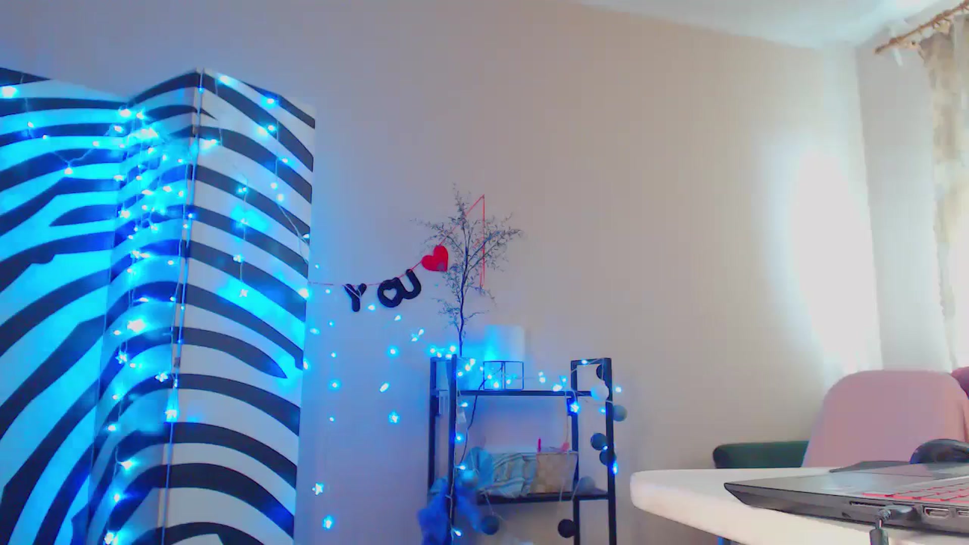 Gallery image thumbnail from Cos_Sexy's myfreecams stream on, 10/27/2023, 12:13 image 20 of 20