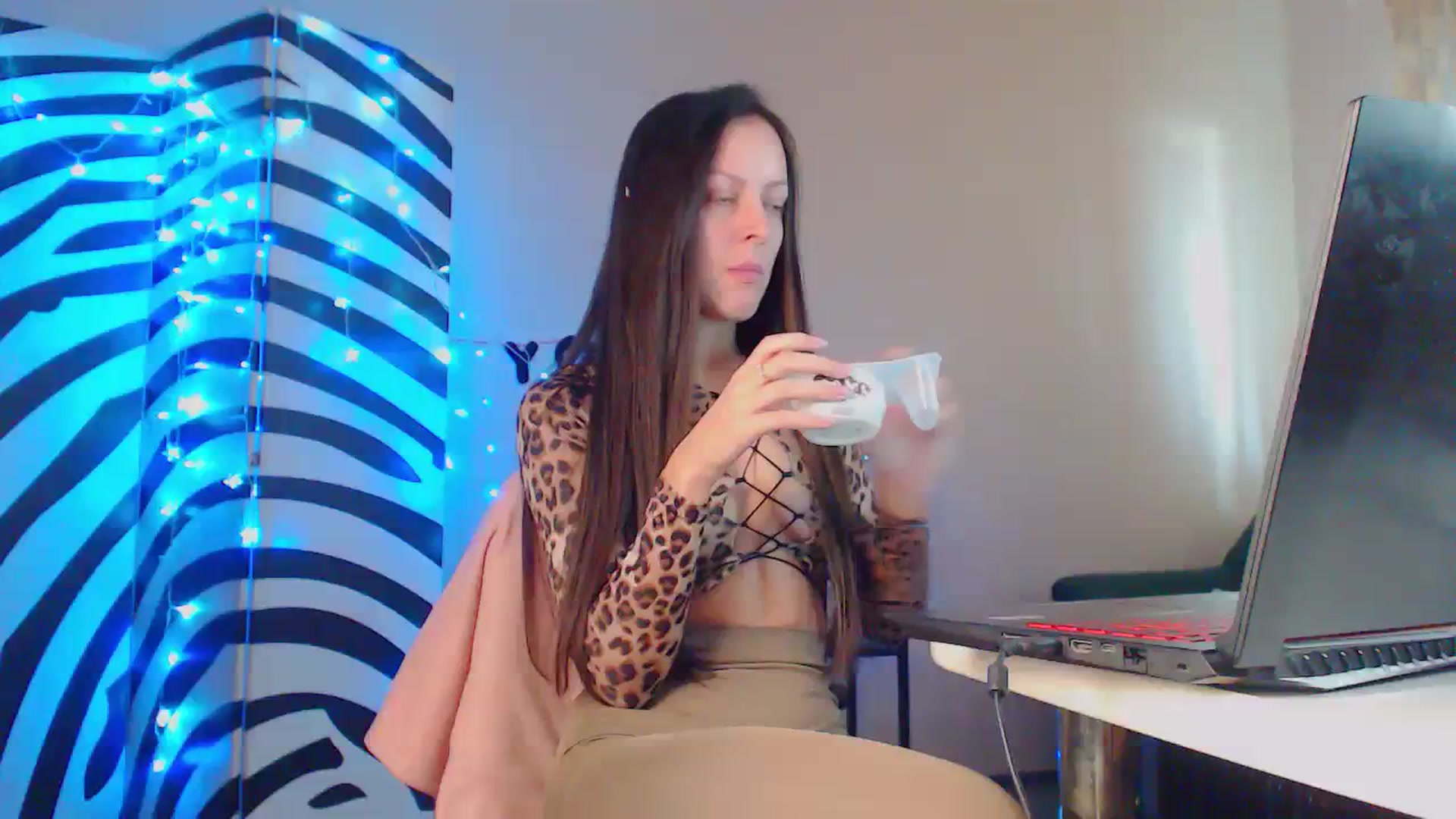 Gallery image thumbnail from Cos_Sexy's myfreecams stream on, 10/27/2023, 13:18 image 20 of 20
