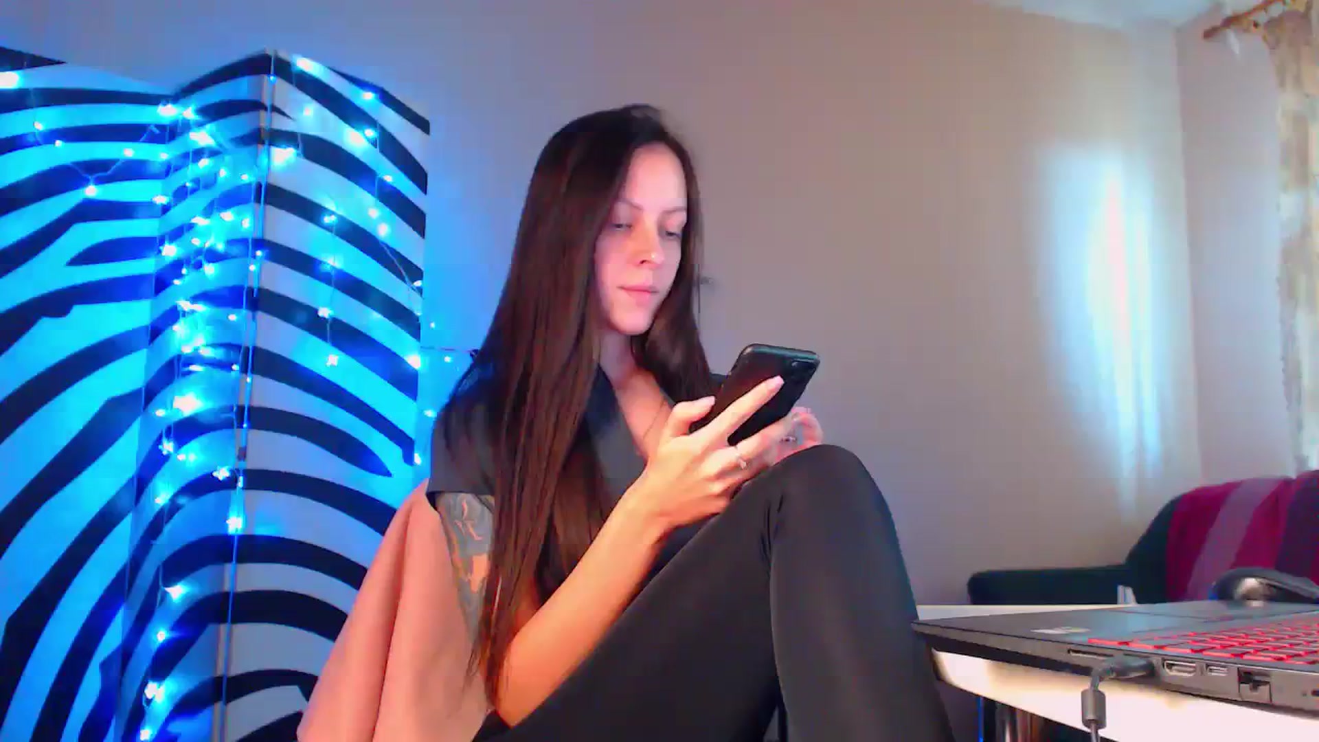 Gallery image thumbnail from Cos_Sexy's myfreecams stream on, 10/28/2023, 10:42 image 19 of 20