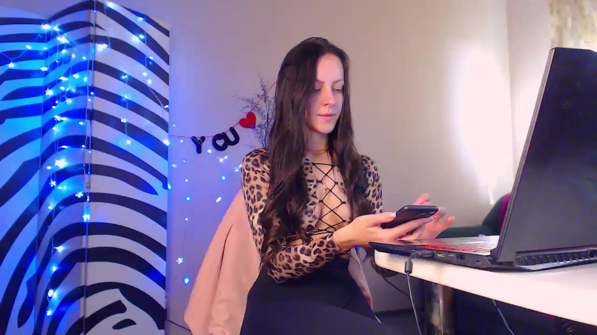 Gallery image thumbnail from Cos_Sexy's myfreecams stream on, 10/30/2023, 12:56 image 5 of 20