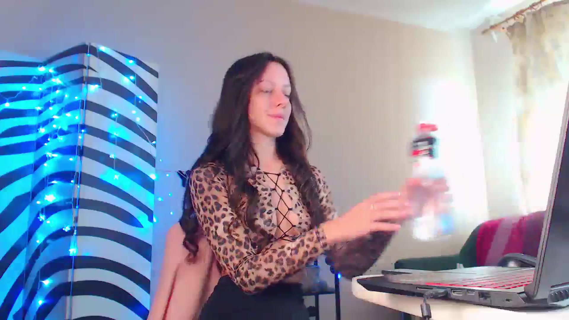Gallery image thumbnail from Cos_Sexy's myfreecams stream on, 10/31/2023, 12:30 image 9 of 20