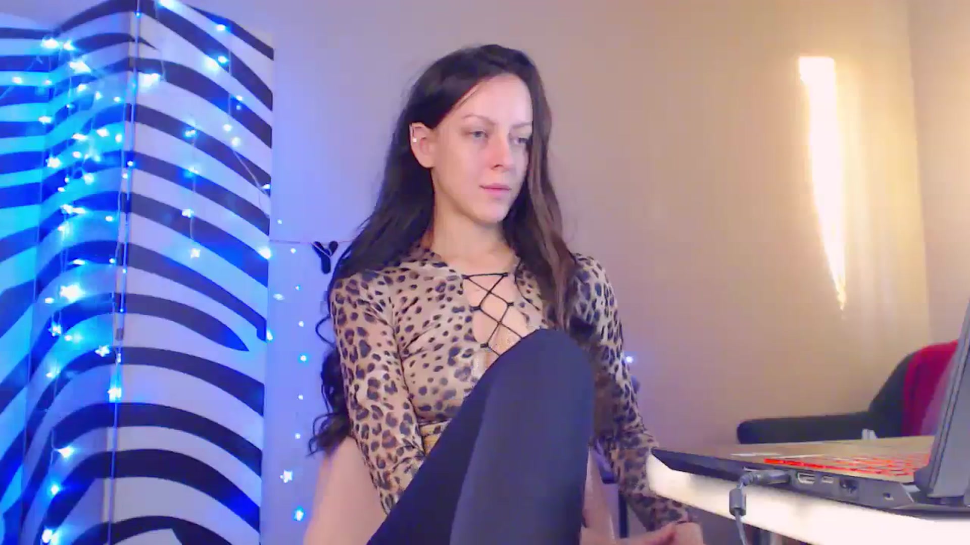 Gallery image thumbnail from Cos_Sexy's myfreecams stream on, 10/31/2023, 14:31 image 8 of 20