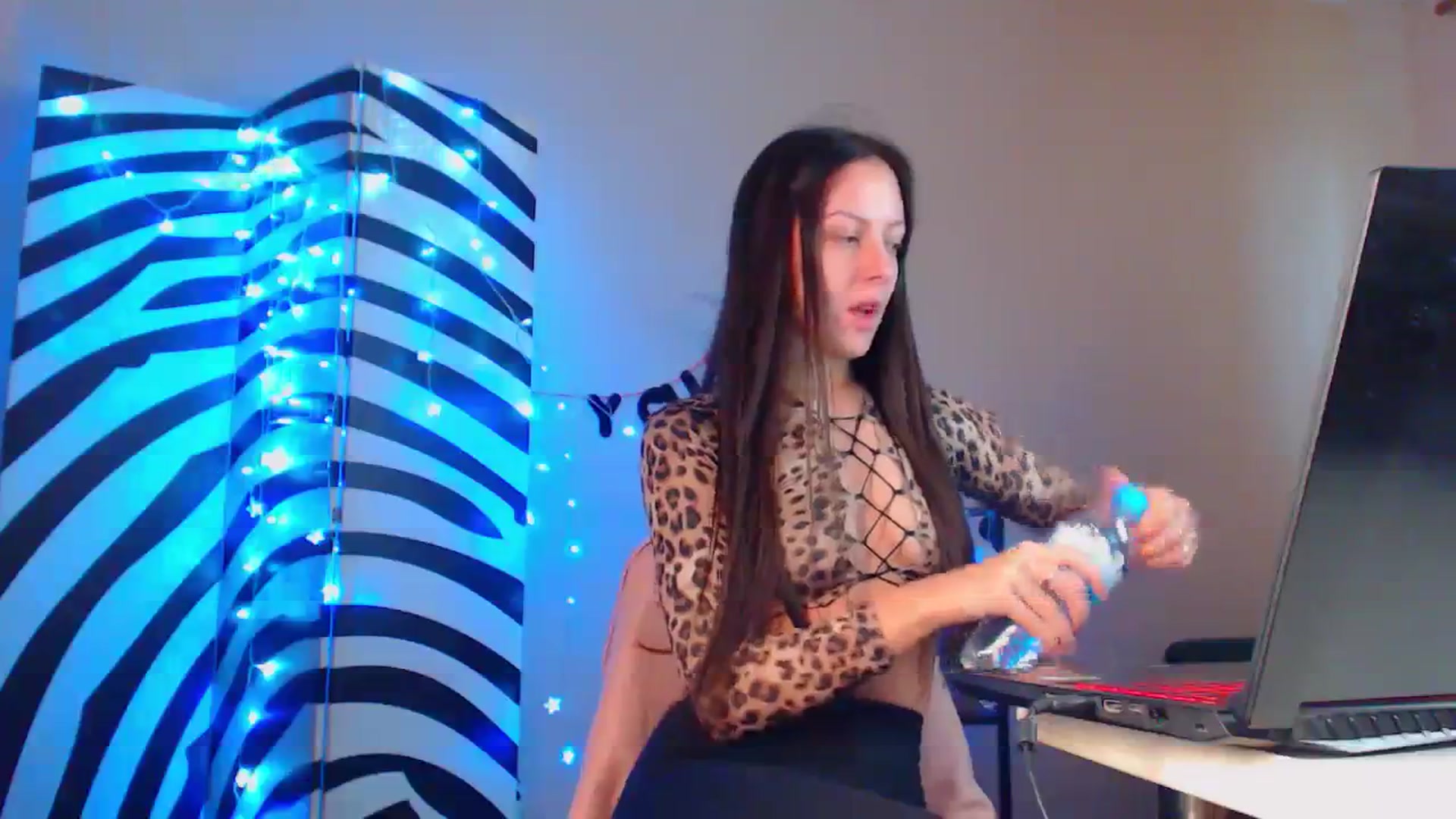Gallery image thumbnail from Cos_Sexy's myfreecams stream on, 11/01/2023, 11:32 image 19 of 20