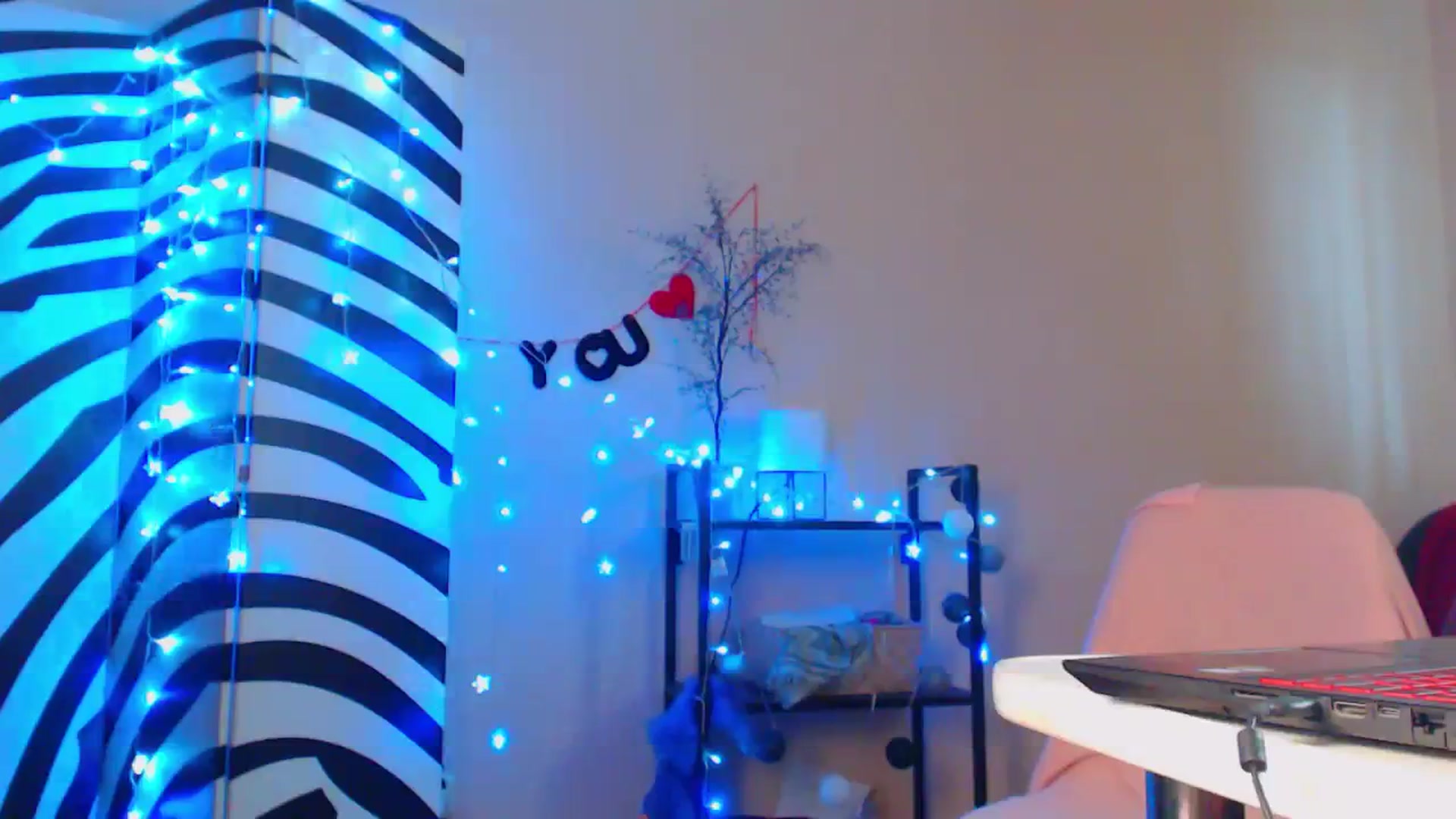 Gallery image thumbnail from Cos_Sexy's myfreecams stream on, 11/01/2023, 11:55 image 3 of 20