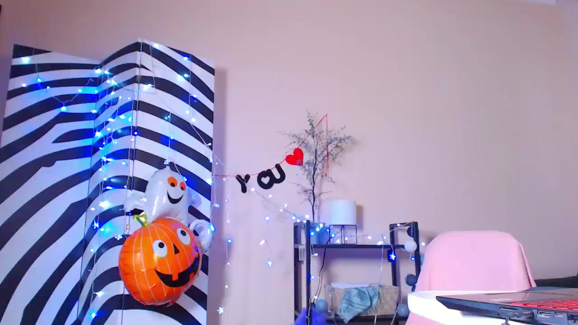 Gallery image thumbnail from Cos_Sexy's myfreecams stream on, 11/03/2023, 11:45 image 1 of 20