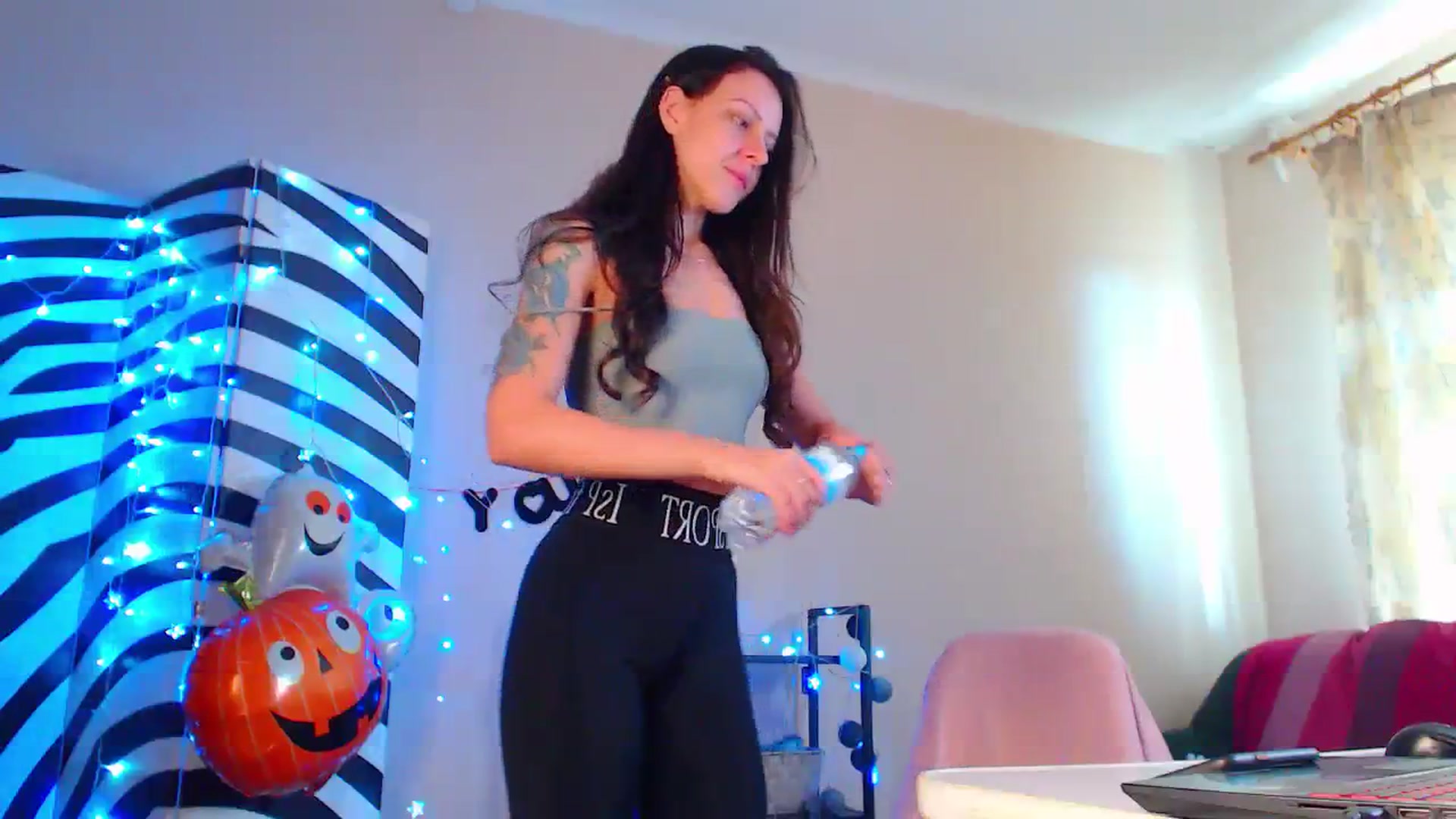 Gallery image thumbnail from Cos_Sexy's myfreecams stream on, 11/06/2023, 12:09 image 9 of 20