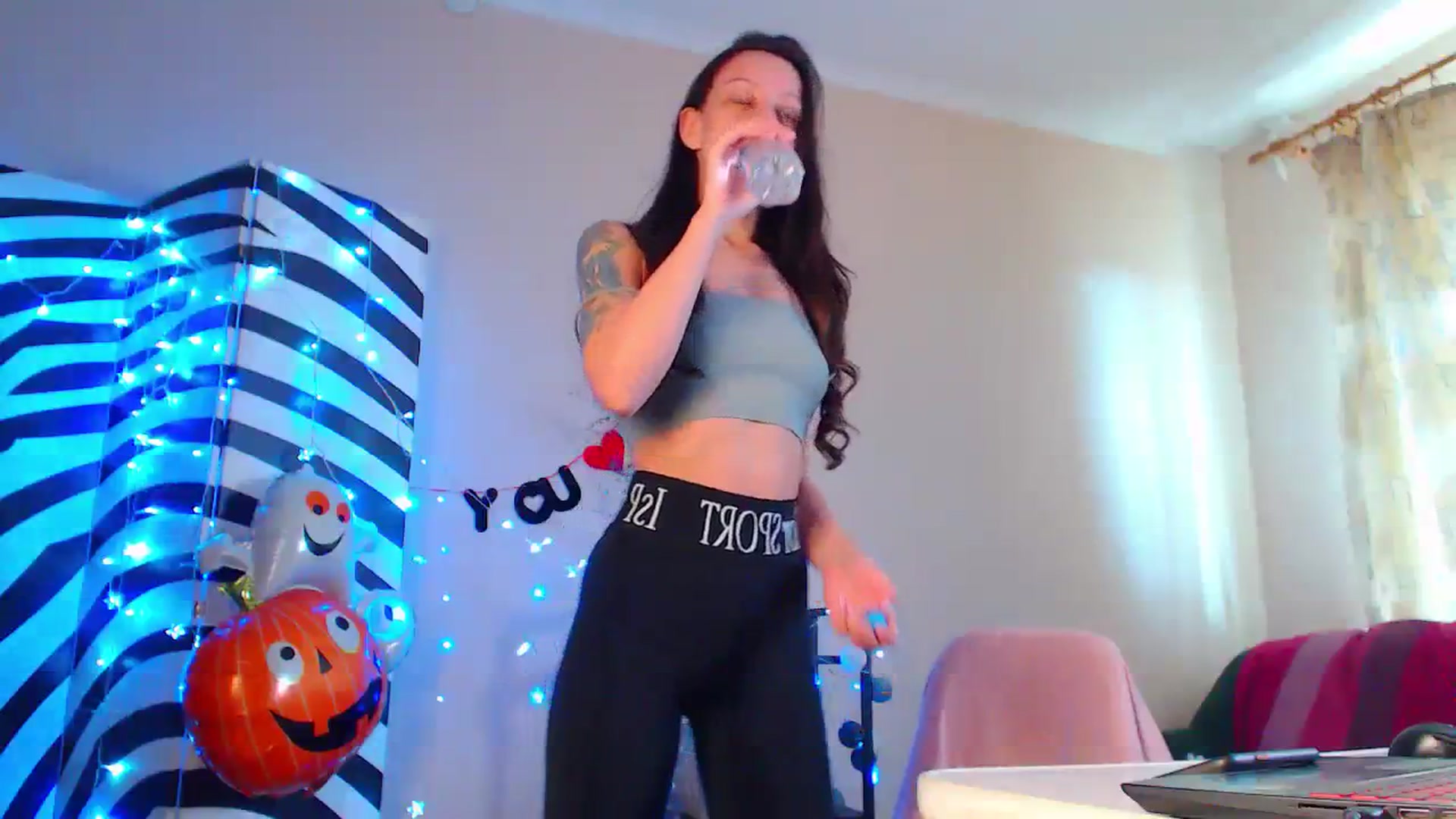 Gallery image thumbnail from Cos_Sexy's myfreecams stream on, 11/06/2023, 12:09 image 8 of 20