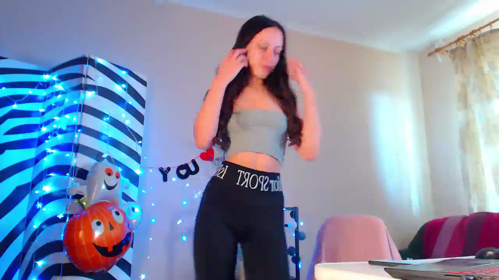 Gallery image thumbnail from Cos_Sexy's myfreecams stream on, 11/06/2023, 12:09 image 3 of 20