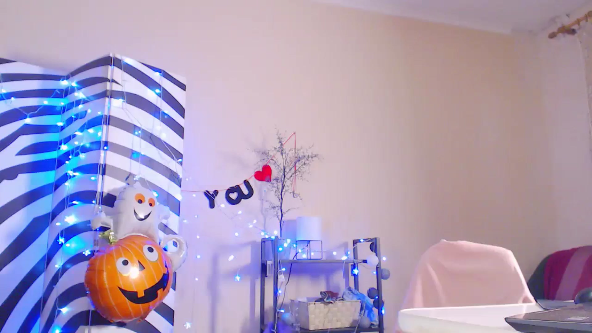 Gallery image thumbnail from Cos_Sexy's myfreecams stream on, 11/07/2023, 14:42 image 17 of 20