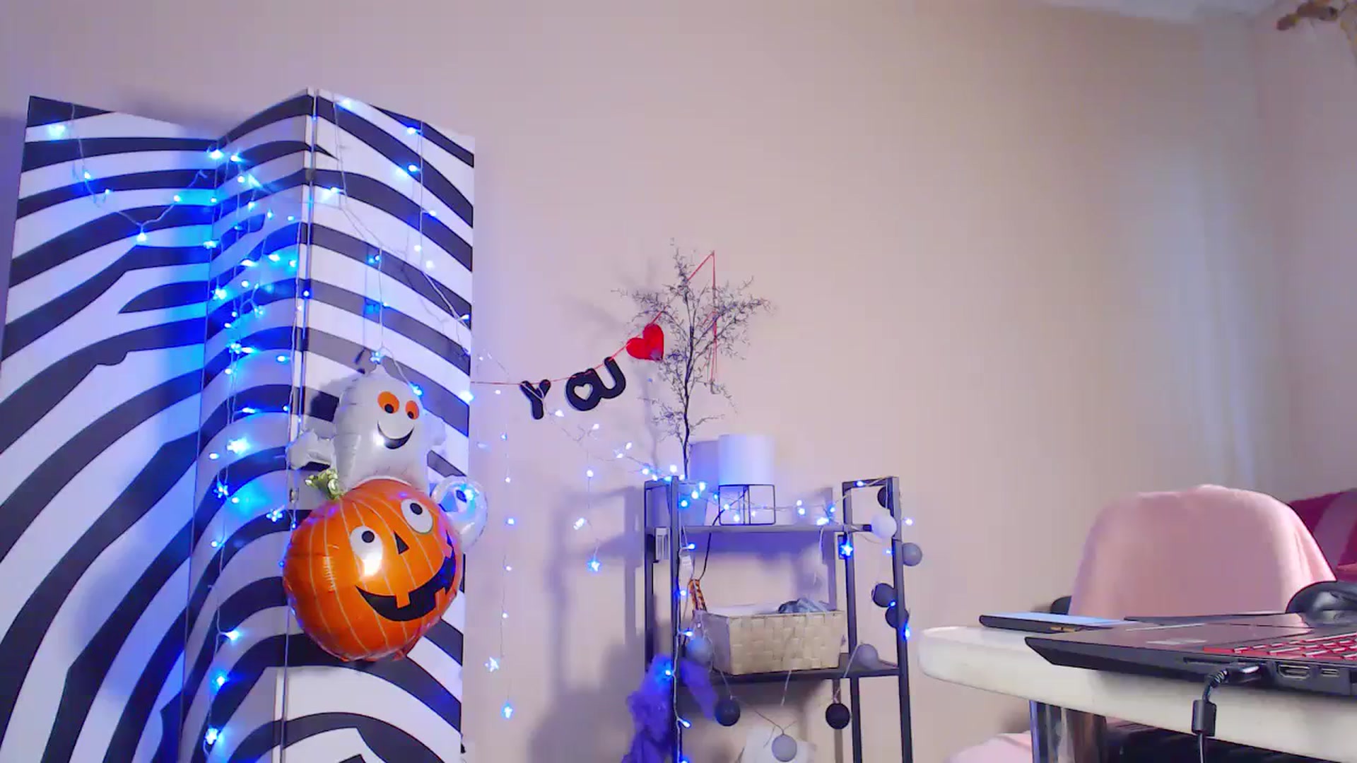 Gallery image thumbnail from Cos_Sexy's myfreecams stream on, 11/14/2023, 12:26 image 1 of 20
