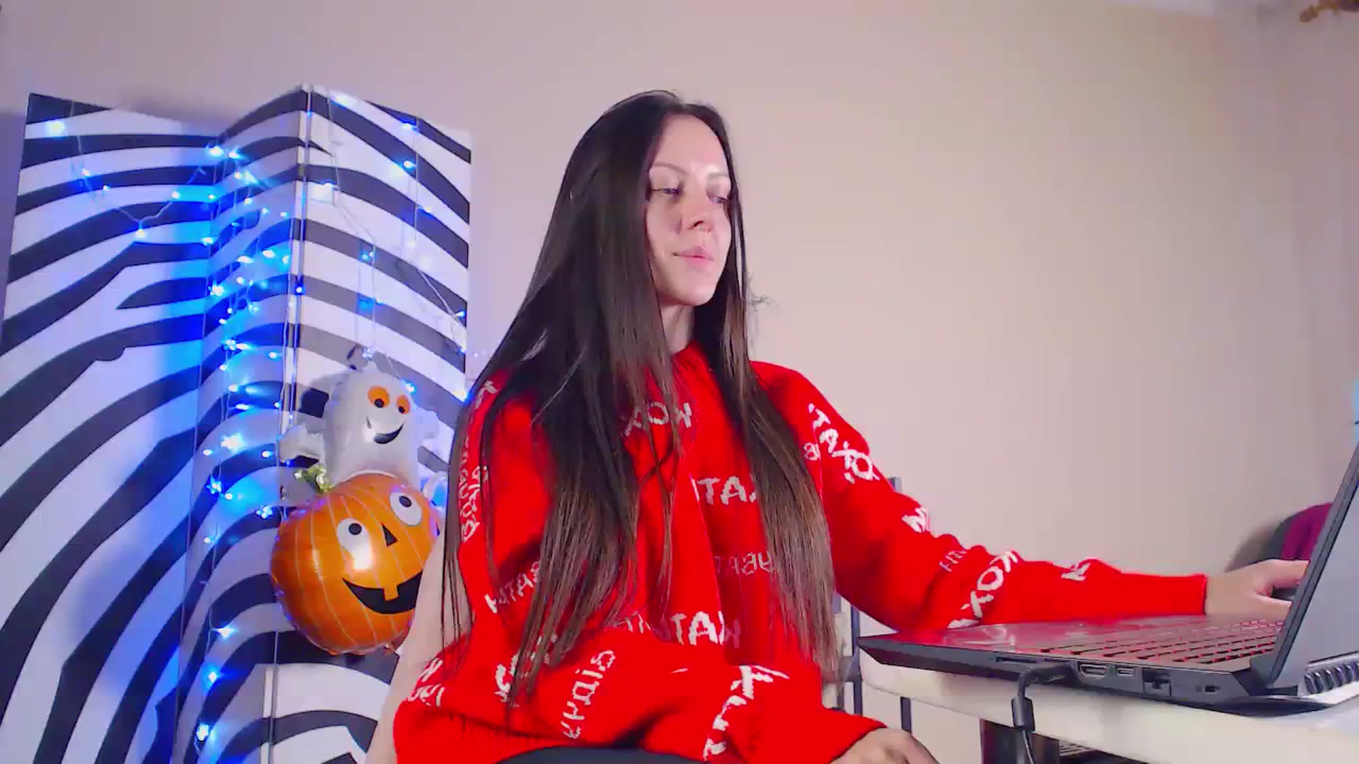 Gallery image thumbnail from Cos_Sexy's myfreecams stream on, 11/16/2023, 14:13 image 11 of 20