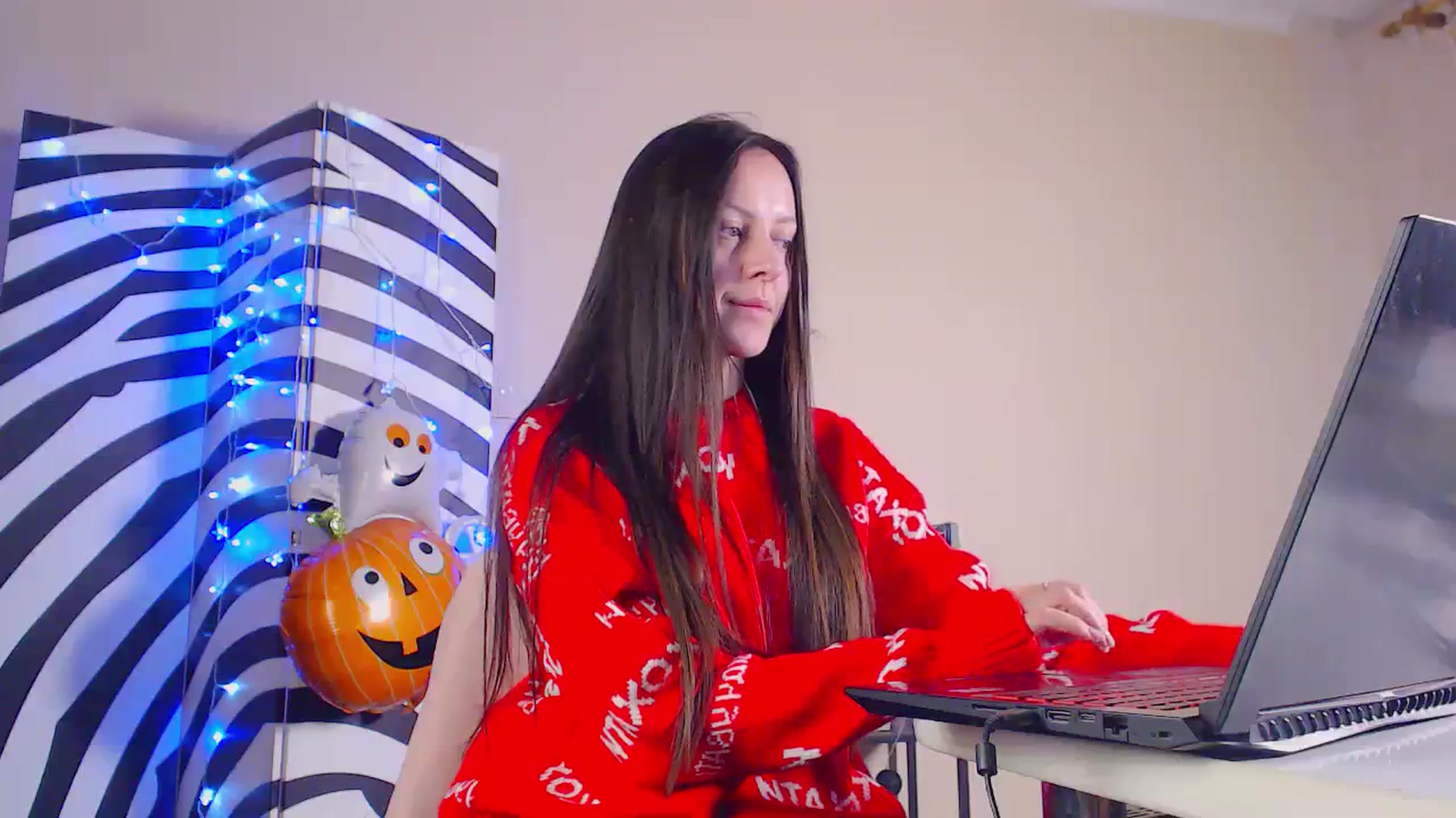 Gallery image thumbnail from Cos_Sexy's myfreecams stream on, 11/16/2023, 14:13 image 13 of 20