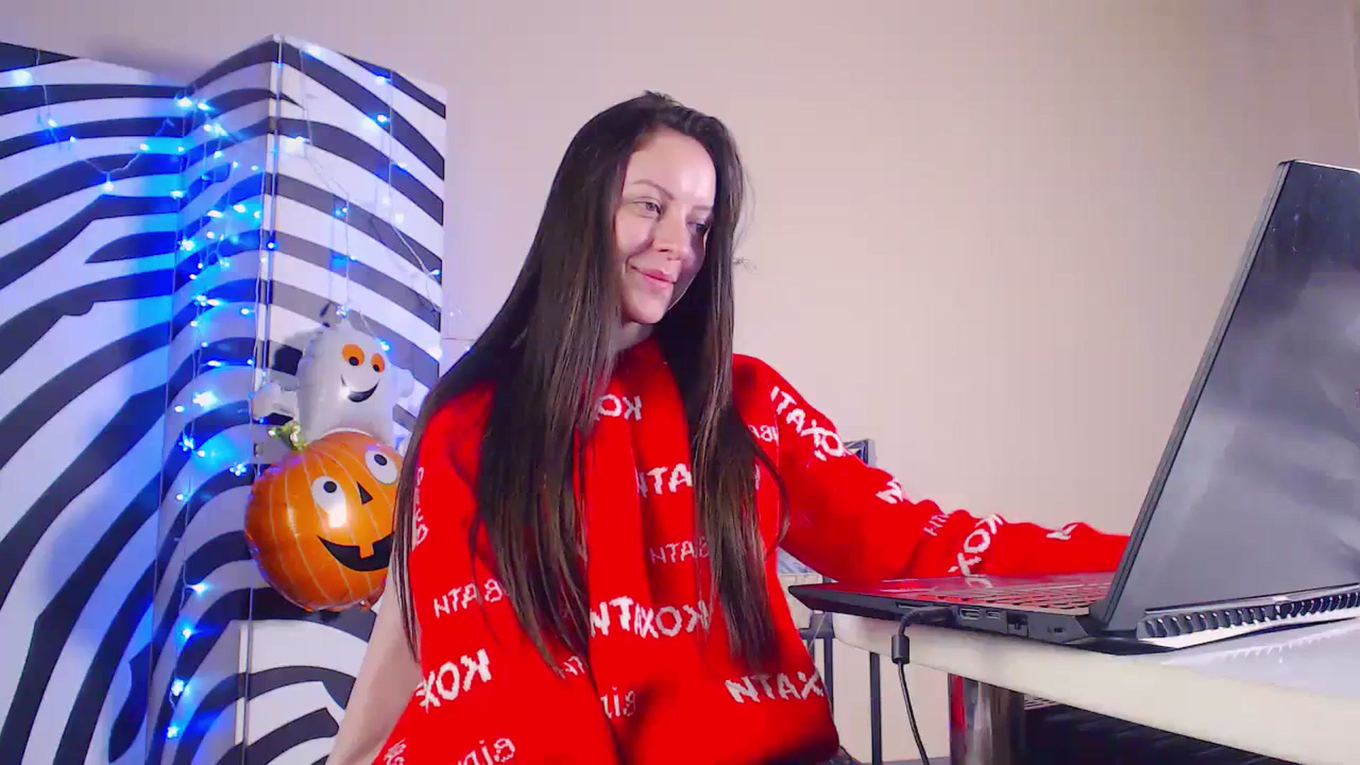 Gallery image thumbnail from Cos_Sexy's myfreecams stream on, 11/16/2023, 14:13 image 15 of 20