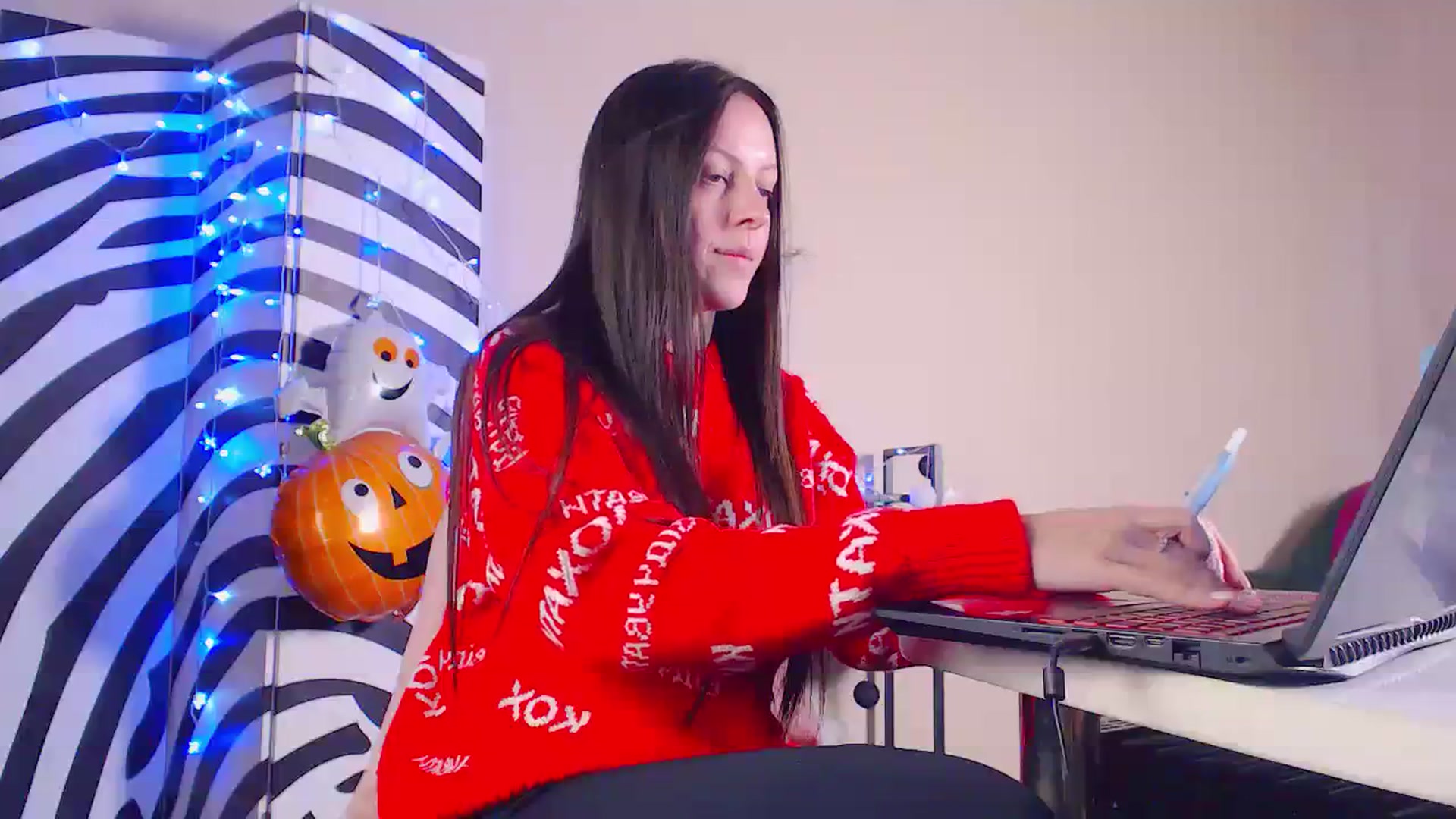 Gallery image thumbnail from Cos_Sexy's myfreecams stream on, 11/16/2023, 14:13 image 19 of 20