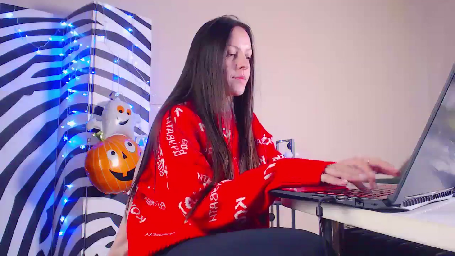 Gallery image thumbnail from Cos_Sexy's myfreecams stream on, 11/16/2023, 14:13 image 16 of 20