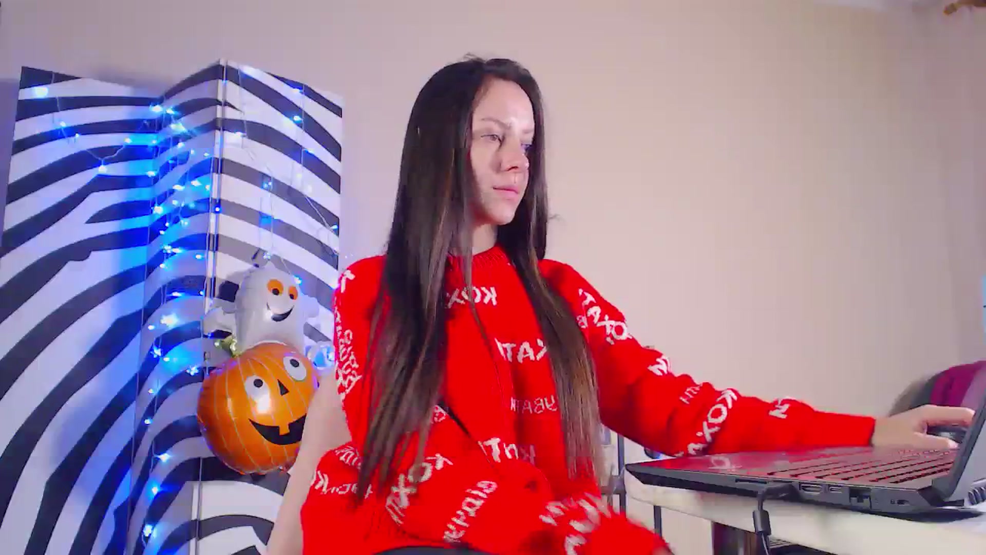 Gallery image thumbnail from Cos_Sexy's myfreecams stream on, 11/16/2023, 14:13 image 10 of 20