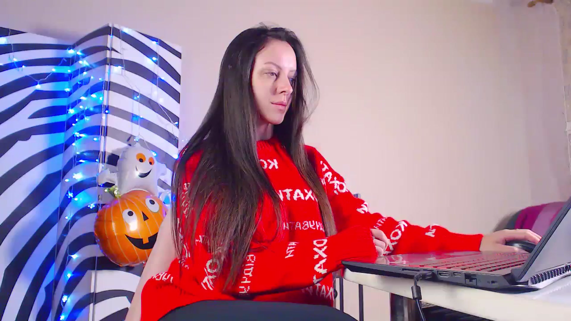 Gallery image thumbnail from Cos_Sexy's myfreecams stream on, 11/16/2023, 14:13 image 6 of 20