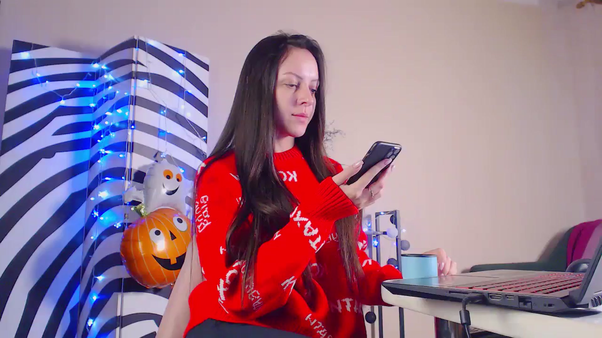 Gallery image thumbnail from Cos_Sexy's myfreecams stream on, 11/16/2023, 14:13 image 8 of 20