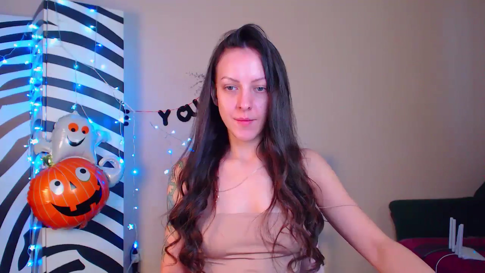 Gallery image thumbnail from Cos_Sexy's myfreecams stream on, 11/22/2023, 12:18 image 20 of 20